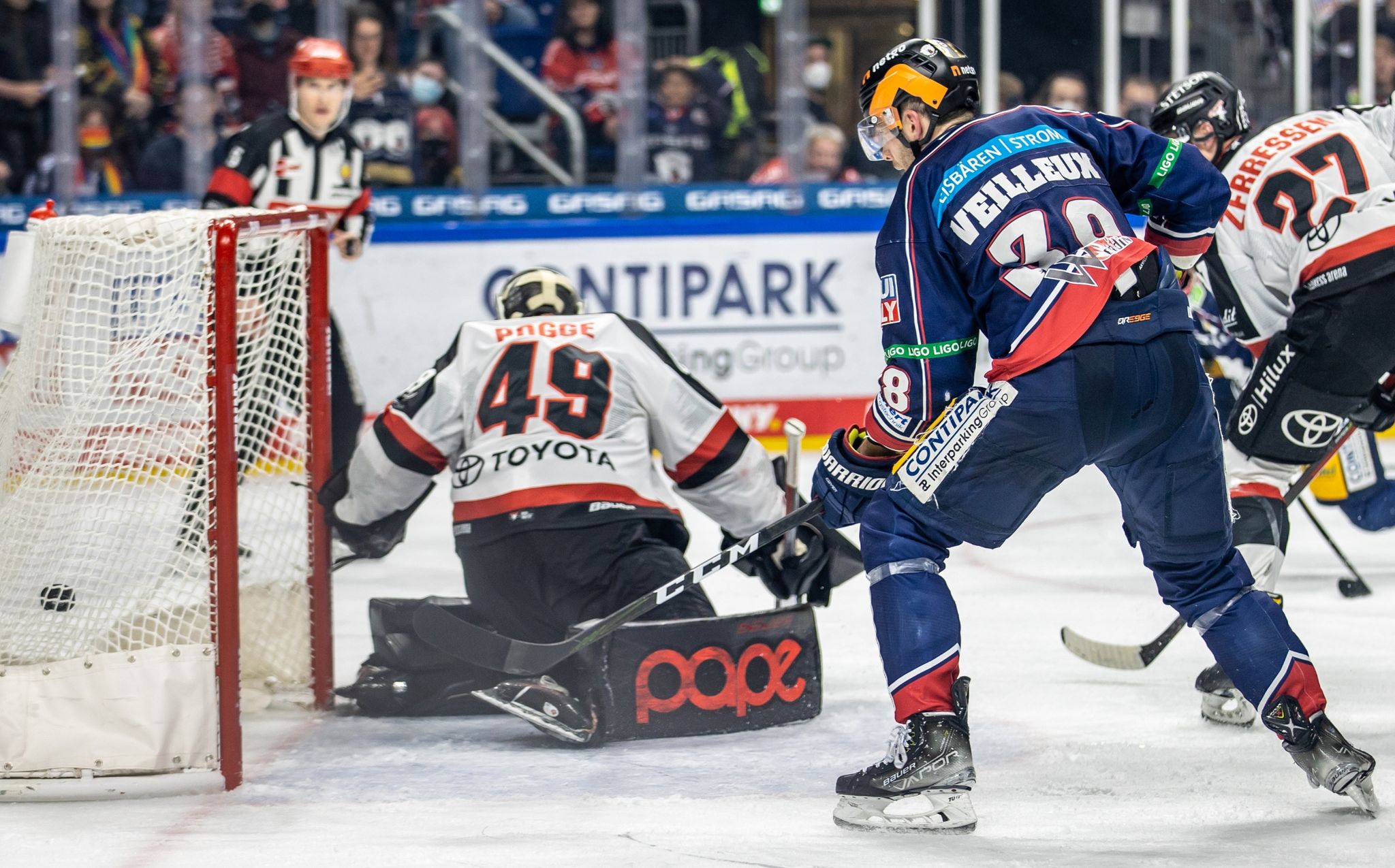 Eisbären ziehen ins Halbfinale ein – Adler verlieren