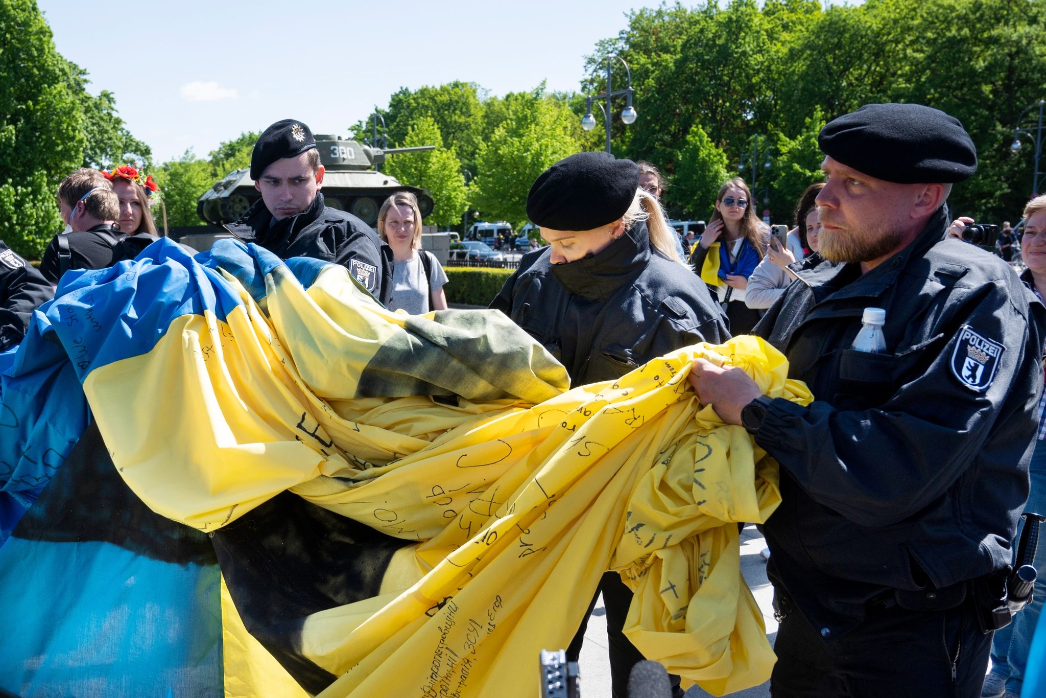 Polizei bei Gedenken an Weltkriegsende im Großeinsatz