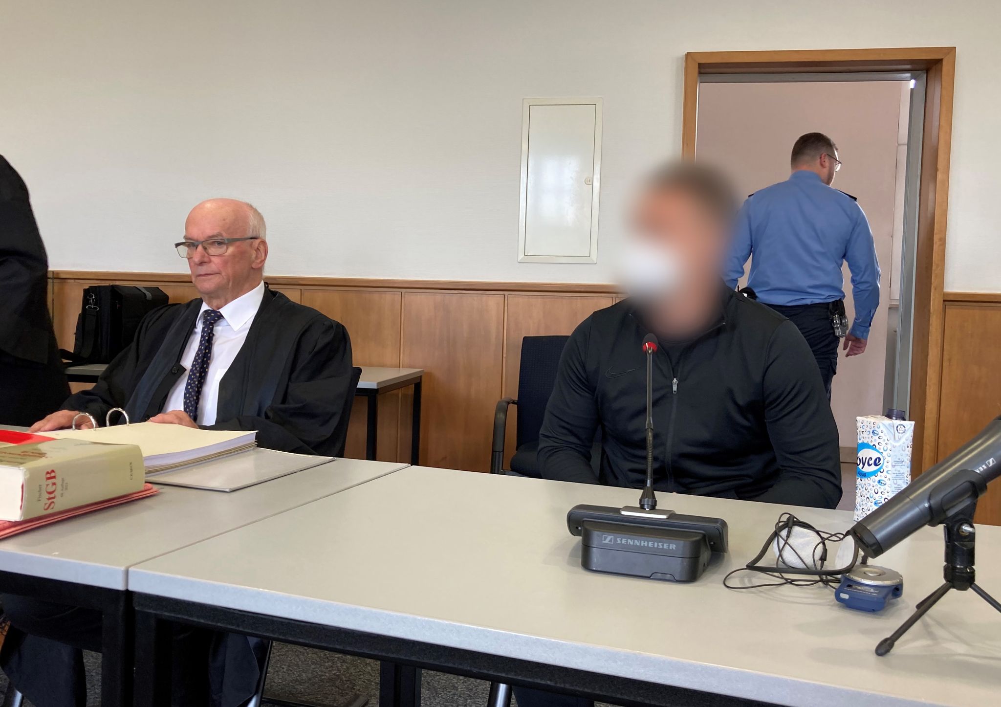 Cyberbande soll Anleger um 42 Millionen geprellt haben