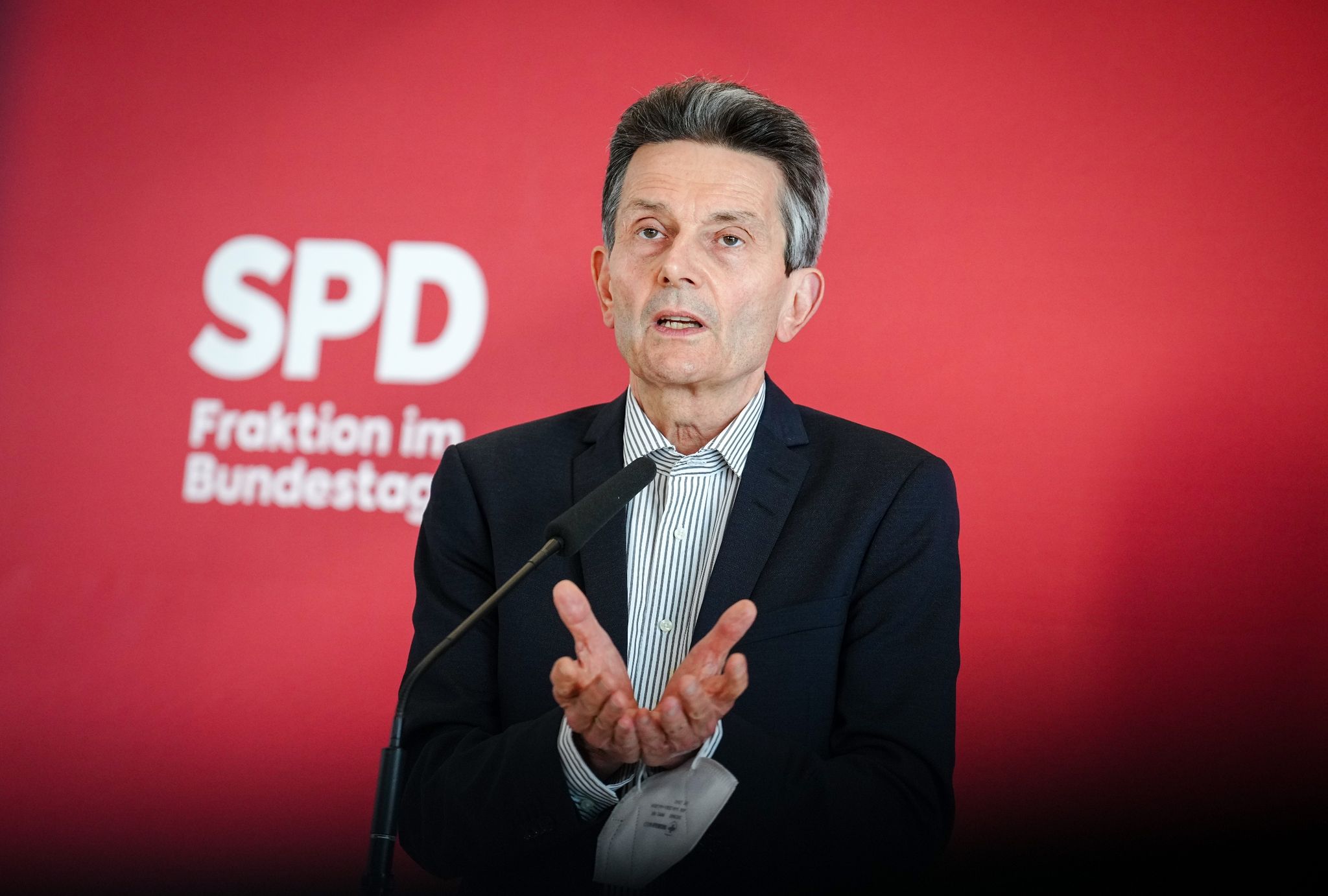 Streit um Geld für die Bundeswehr – Gegenwind für Mützenich