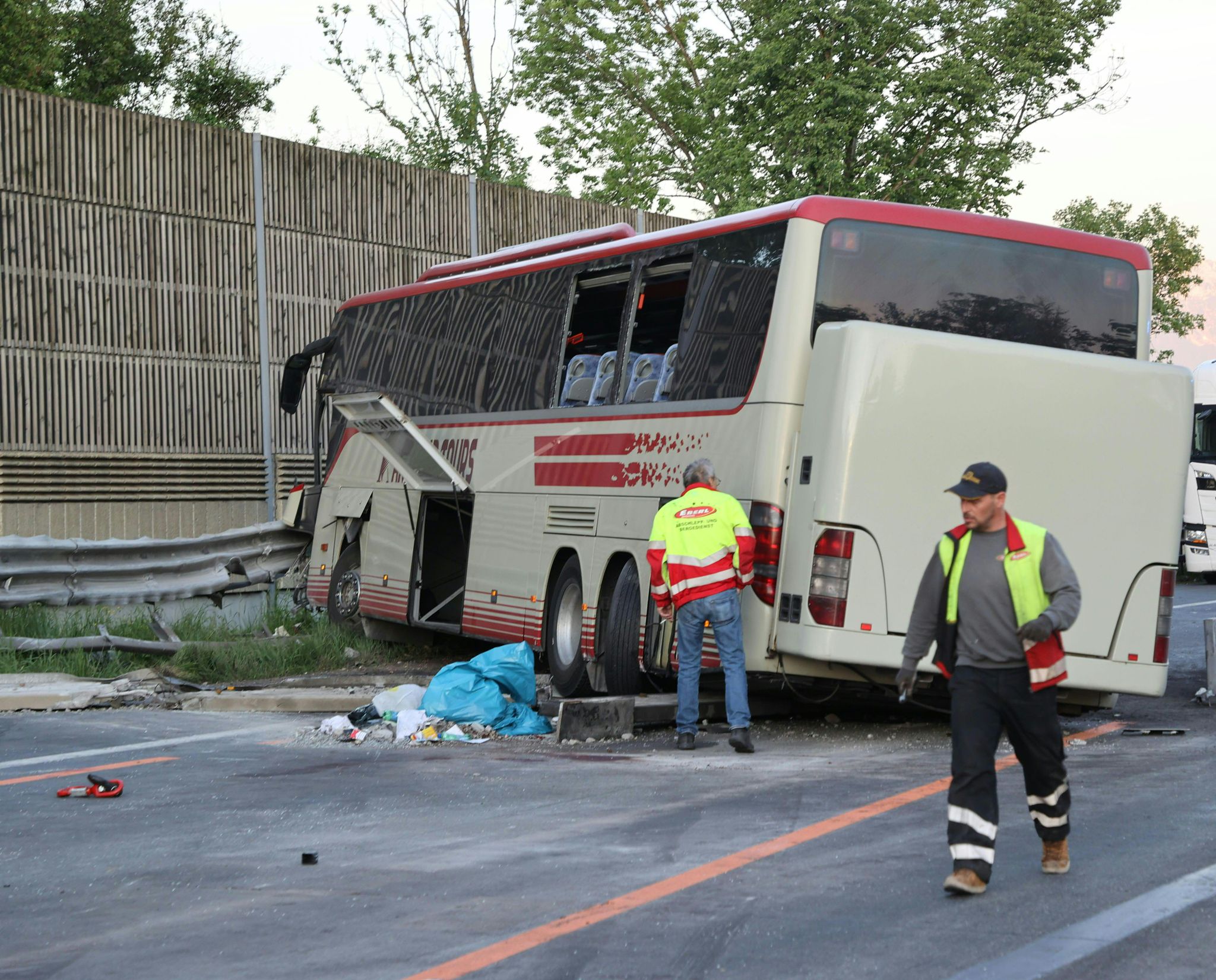 Österreich: Bus-Unglück mit vielen Opfern