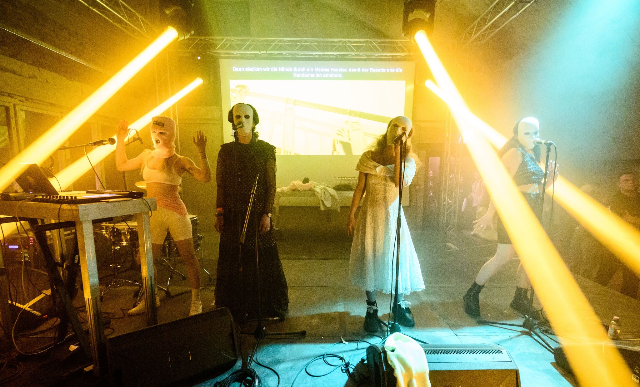 Nach Flucht aus Russland: Pussy-Riot-Konzert mit Aktivistin