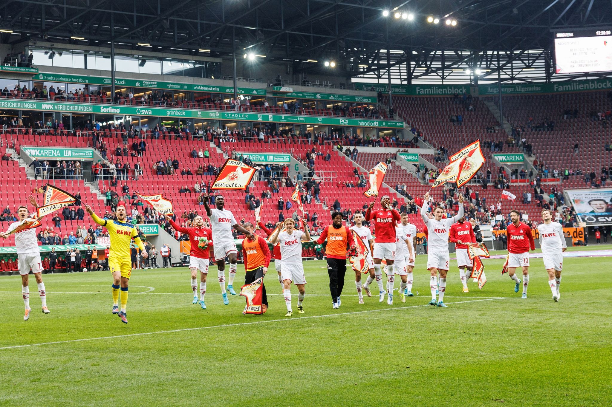 Mit wehenden Fahnen: 1. FC Köln «richtig heiß» auf Europa