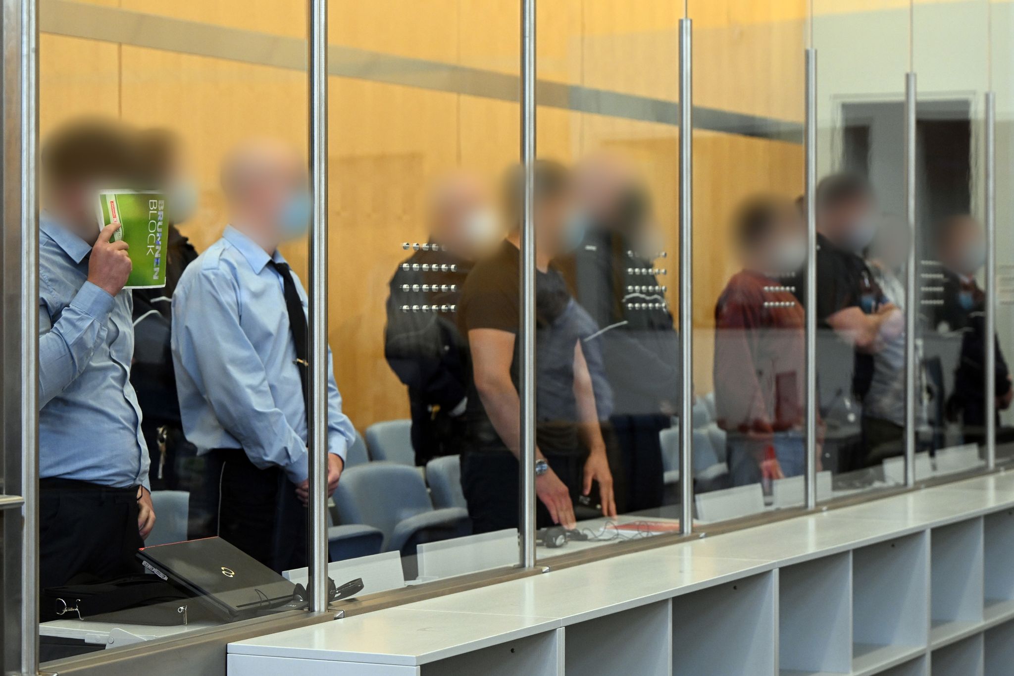 Bis zu neuneinhalb Jahre Haft für fünf IS-Terroristen