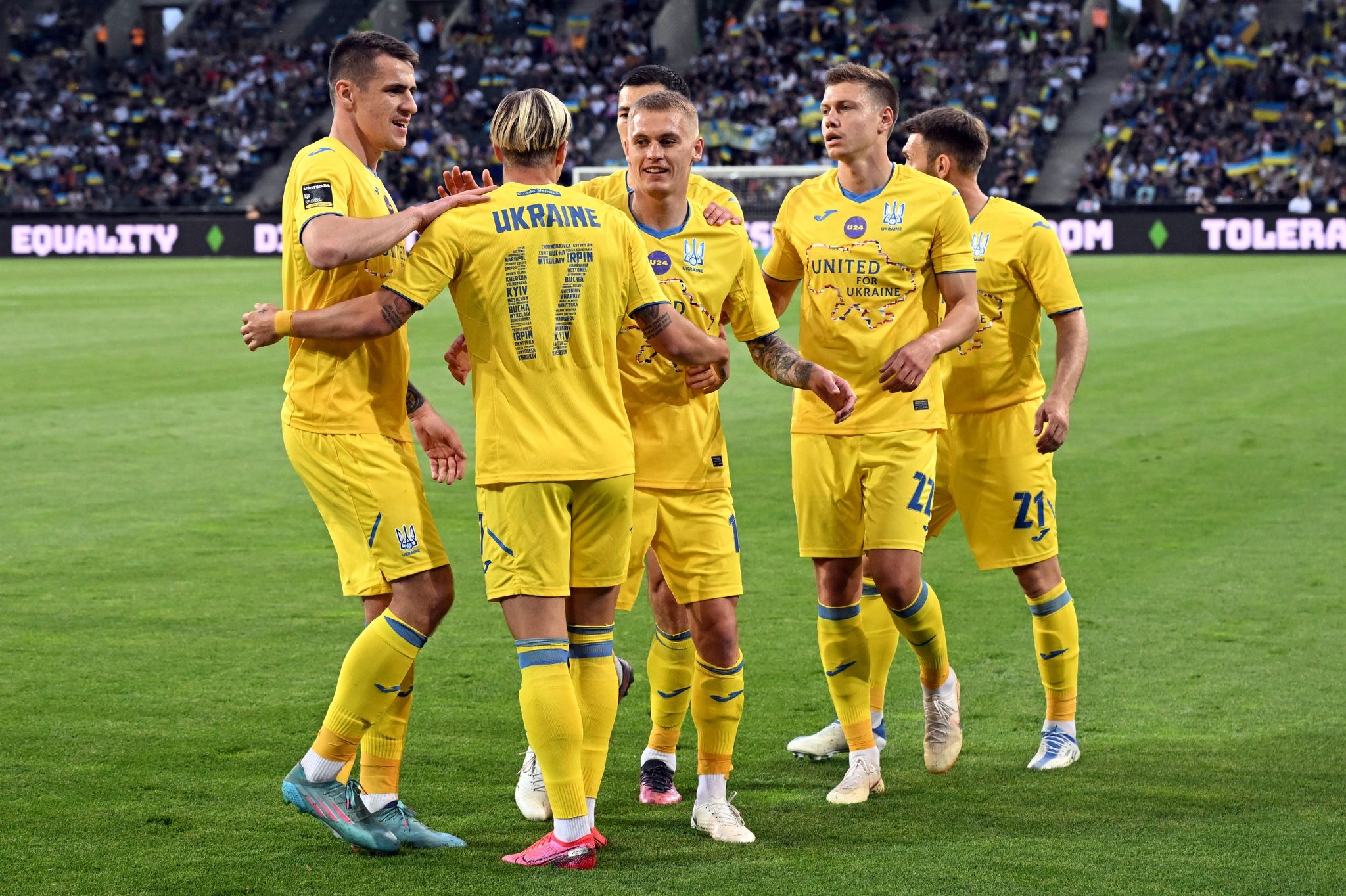 Ukraine-Benefizpartie spielt viel Geld ein