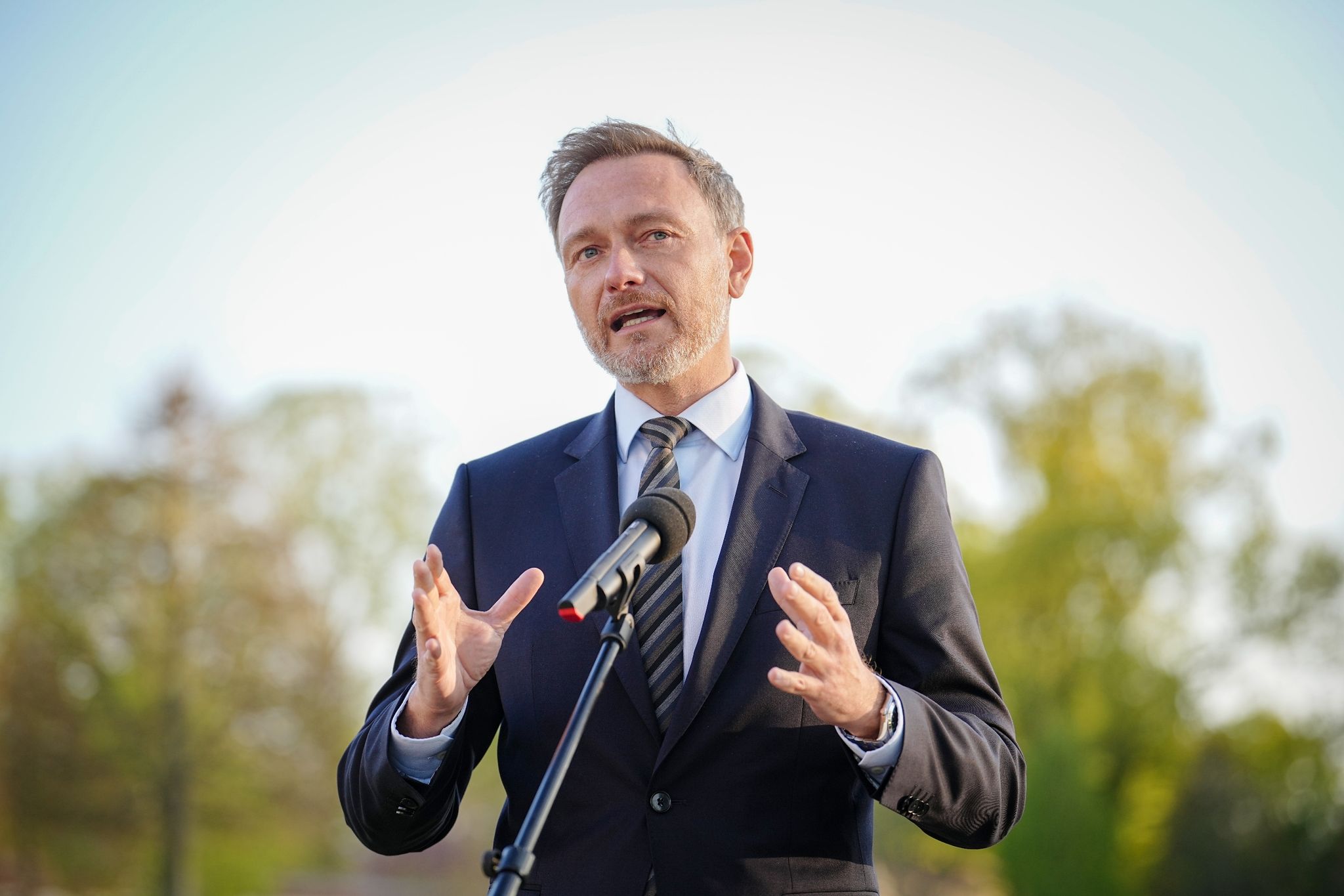 Lindner: Grundgesetz ändern, um Kommunen zu entschulden