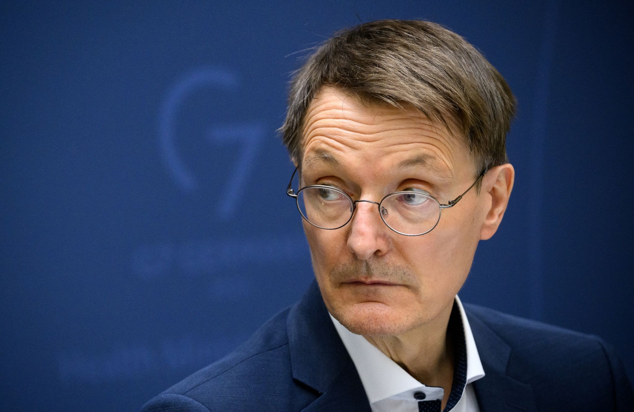 Lauterbach will Maskenpflicht-Option ab Herbst