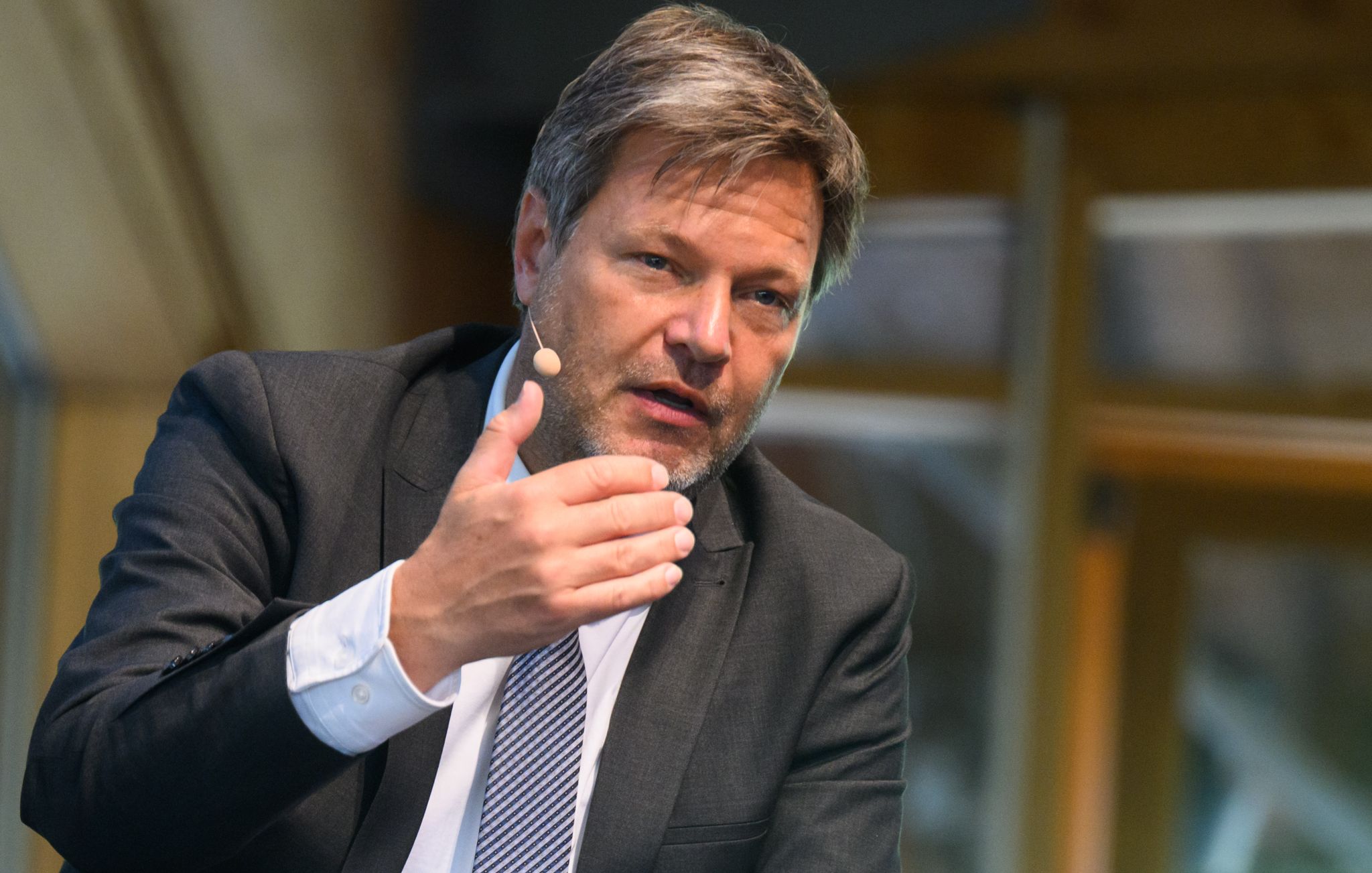 Habeck: Staat kann Firmen nicht jede Belastung abnehmen