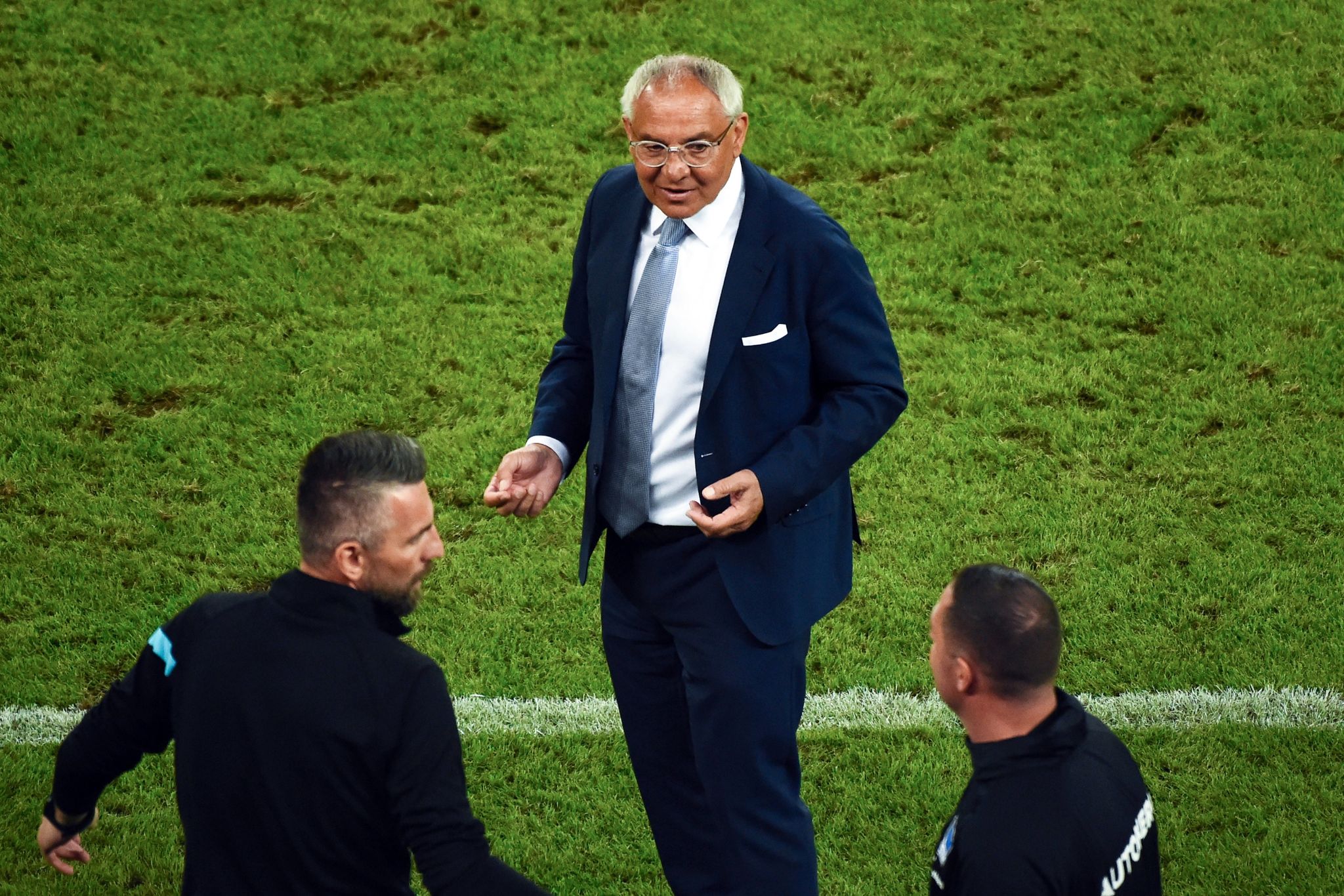 Keine Ruhe bei Hertha: Magath tadelt, Schwarz soll kommen