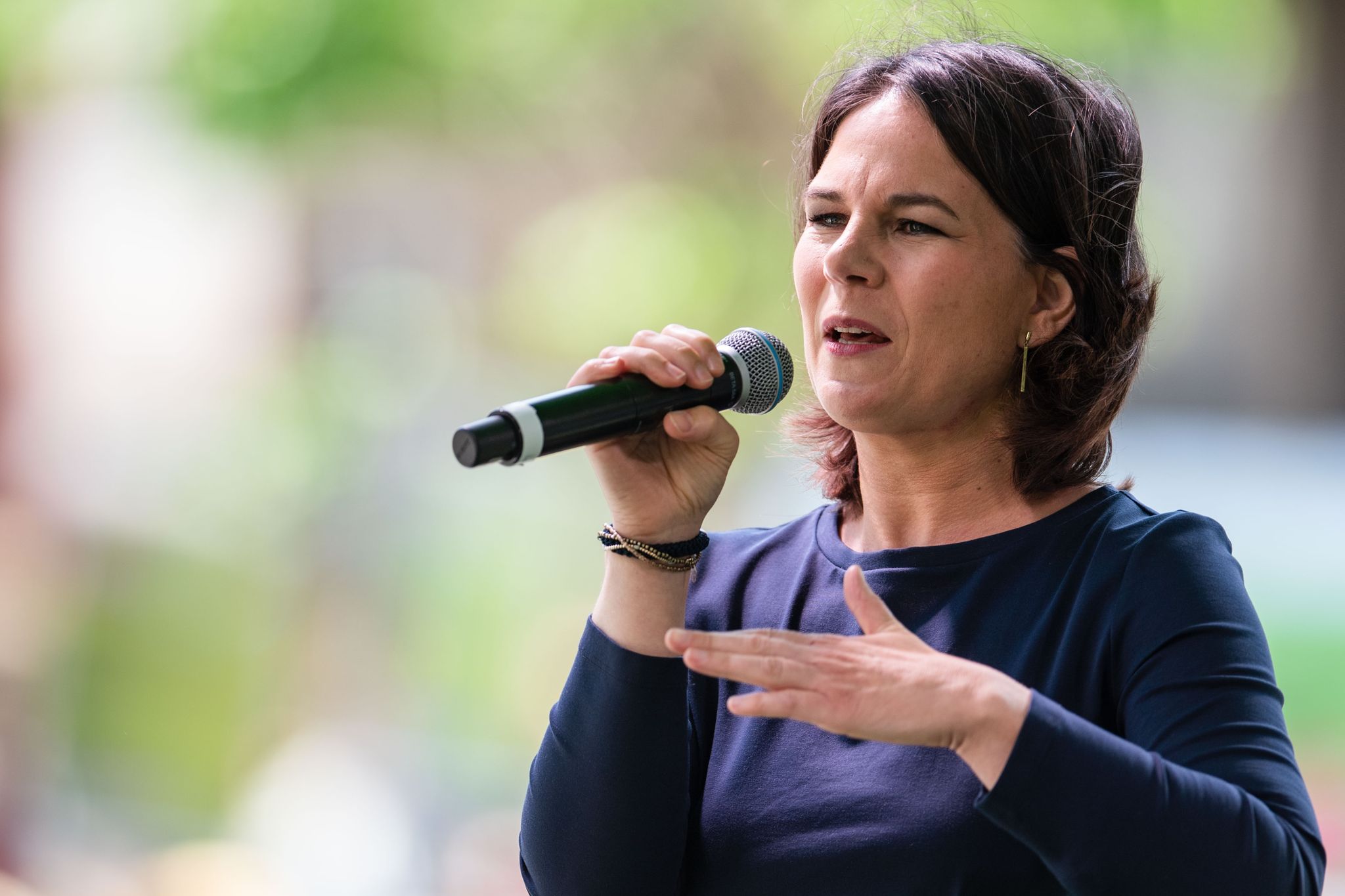 Eierwurf auf Außenministerin Baerbock bei Wahlkampfauftritt