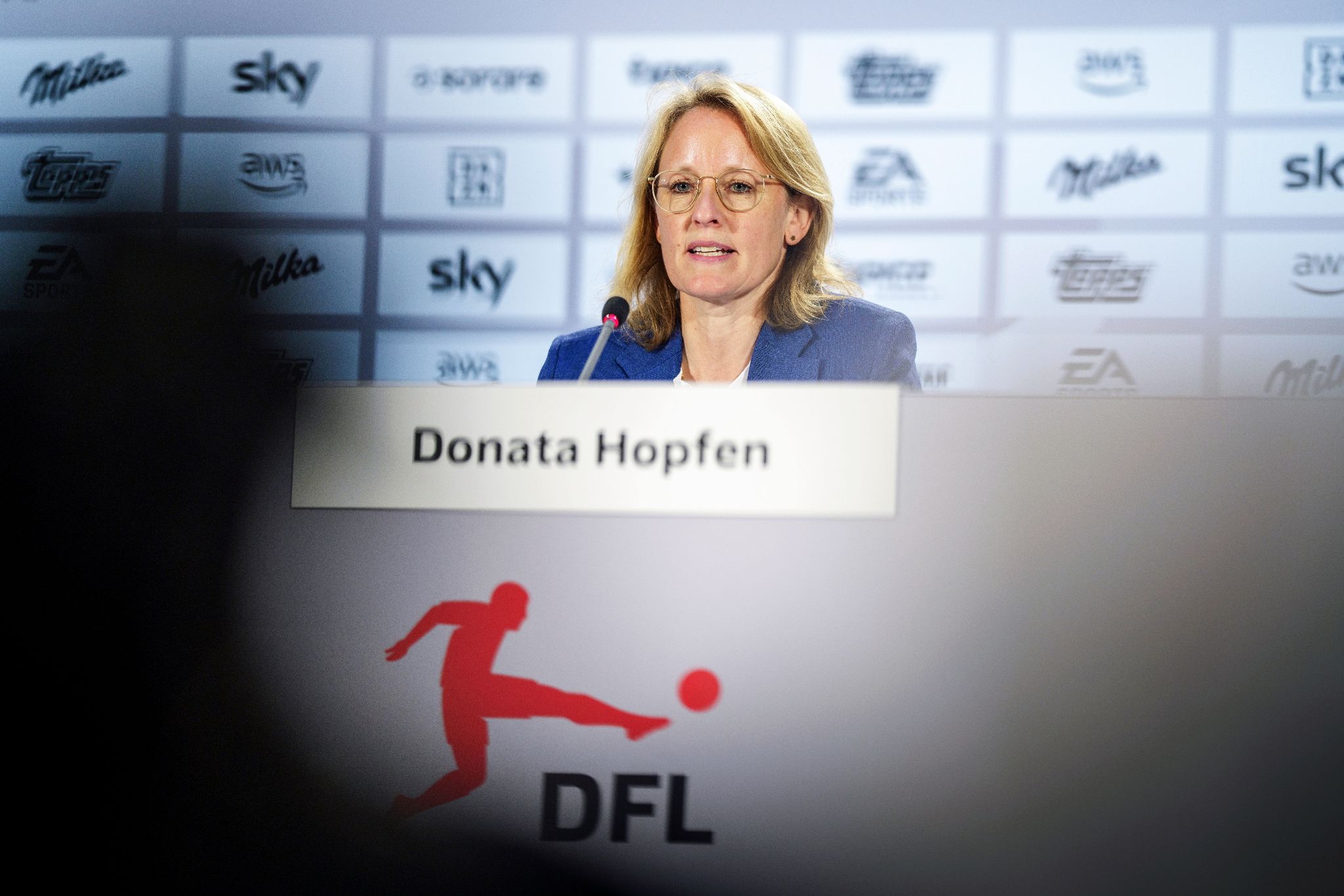 Profifußball übt Spagat zwischen Tradition und Moderne