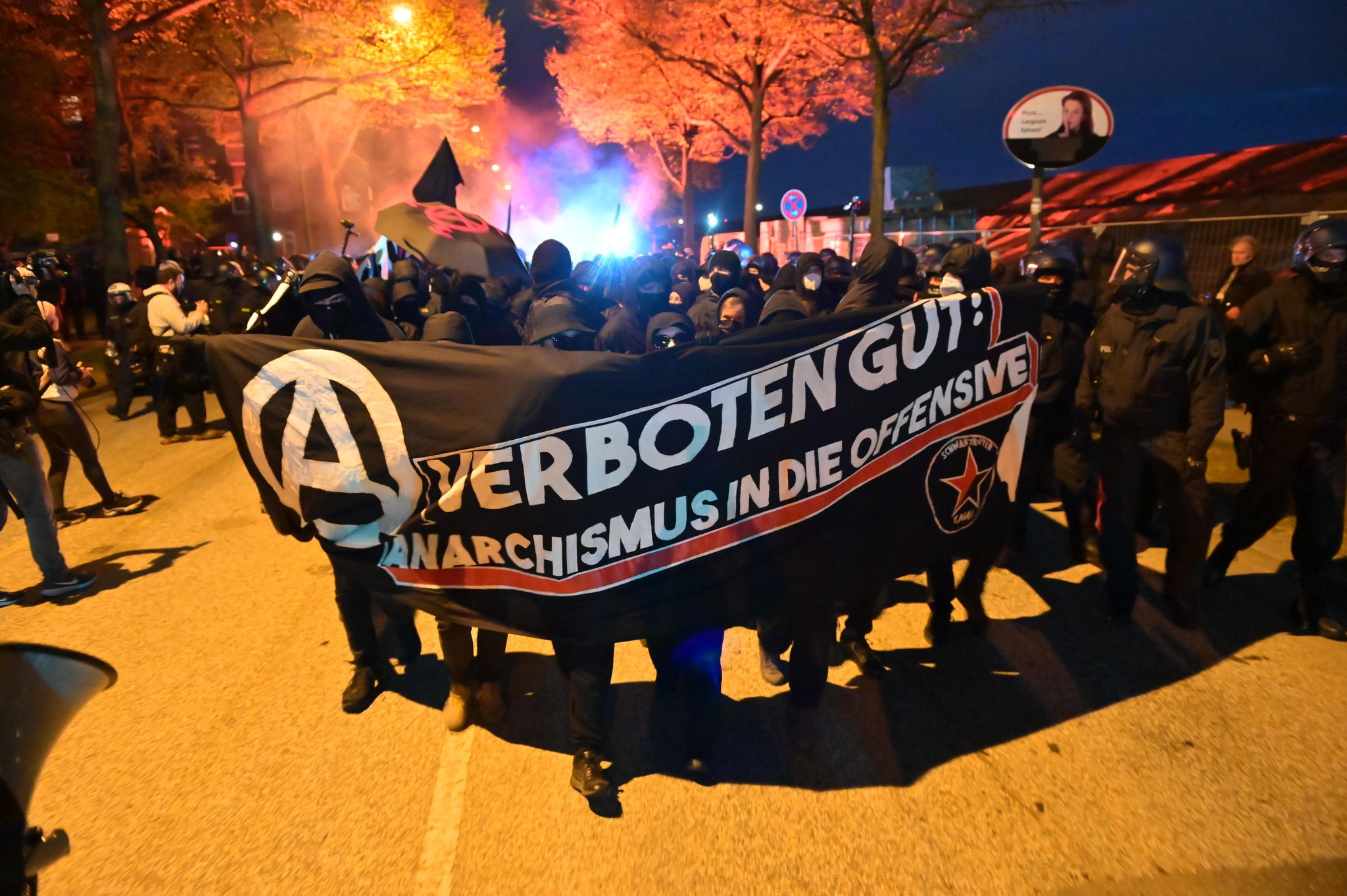 30 verletzte Polizisten bei 1. Mai-Demo in Berlin