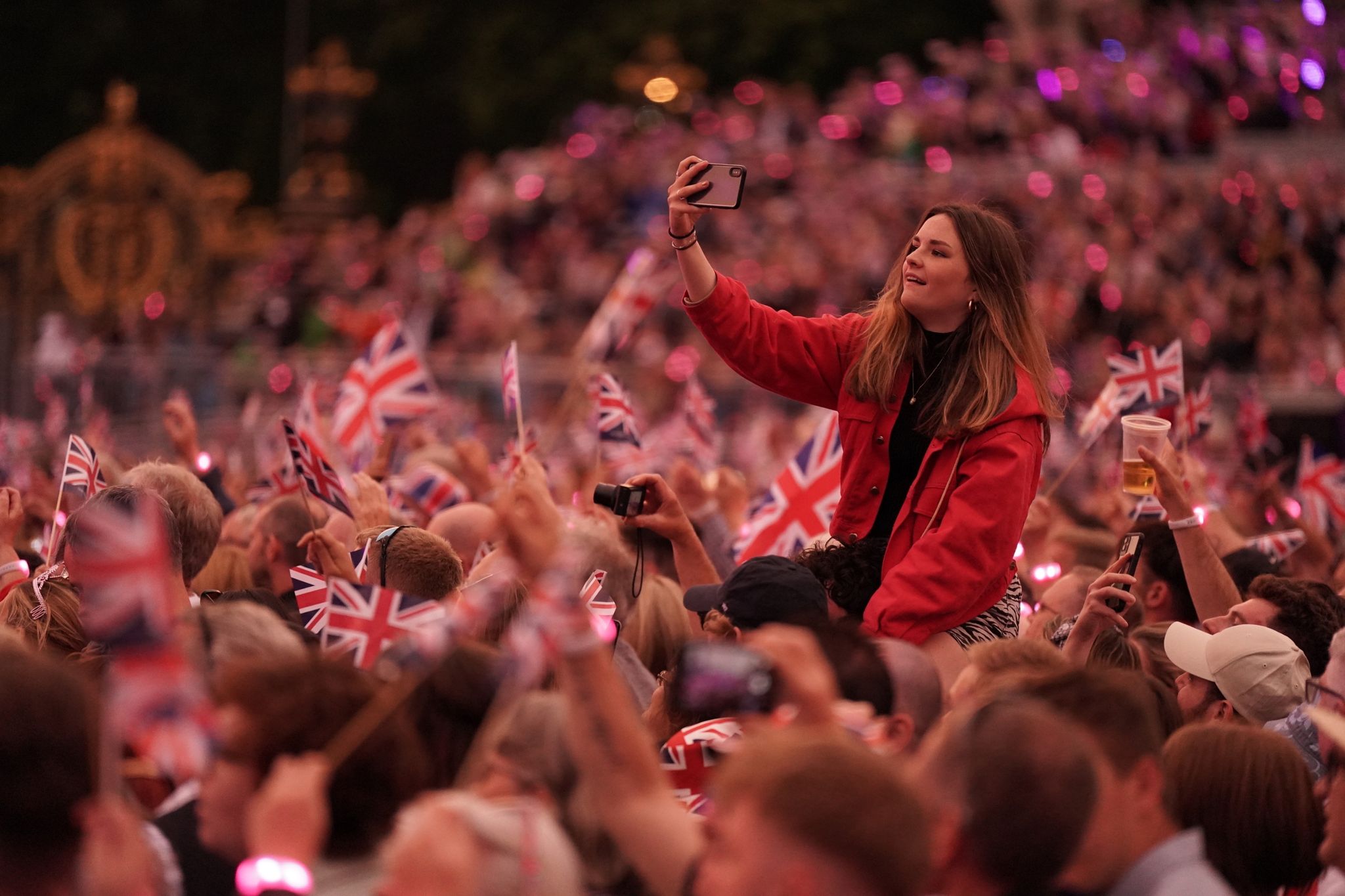 «Mami», «Ma’am», «Superwoman» – Mega-Sause für die Queen