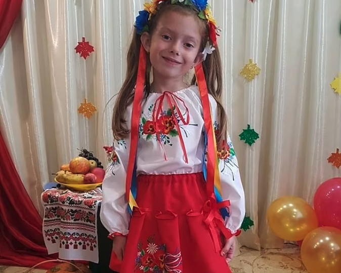 Abscheuliche Russenbombe: Putin bombardiert Kindergarten – Mädchen tot