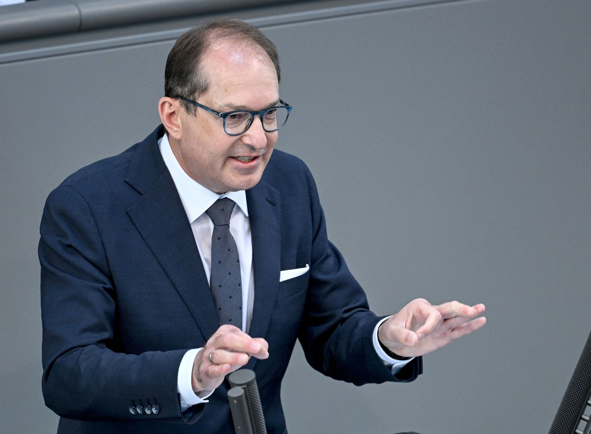 Dobrindt fordert 20 Milliarden Euro mehr für Verteidigung