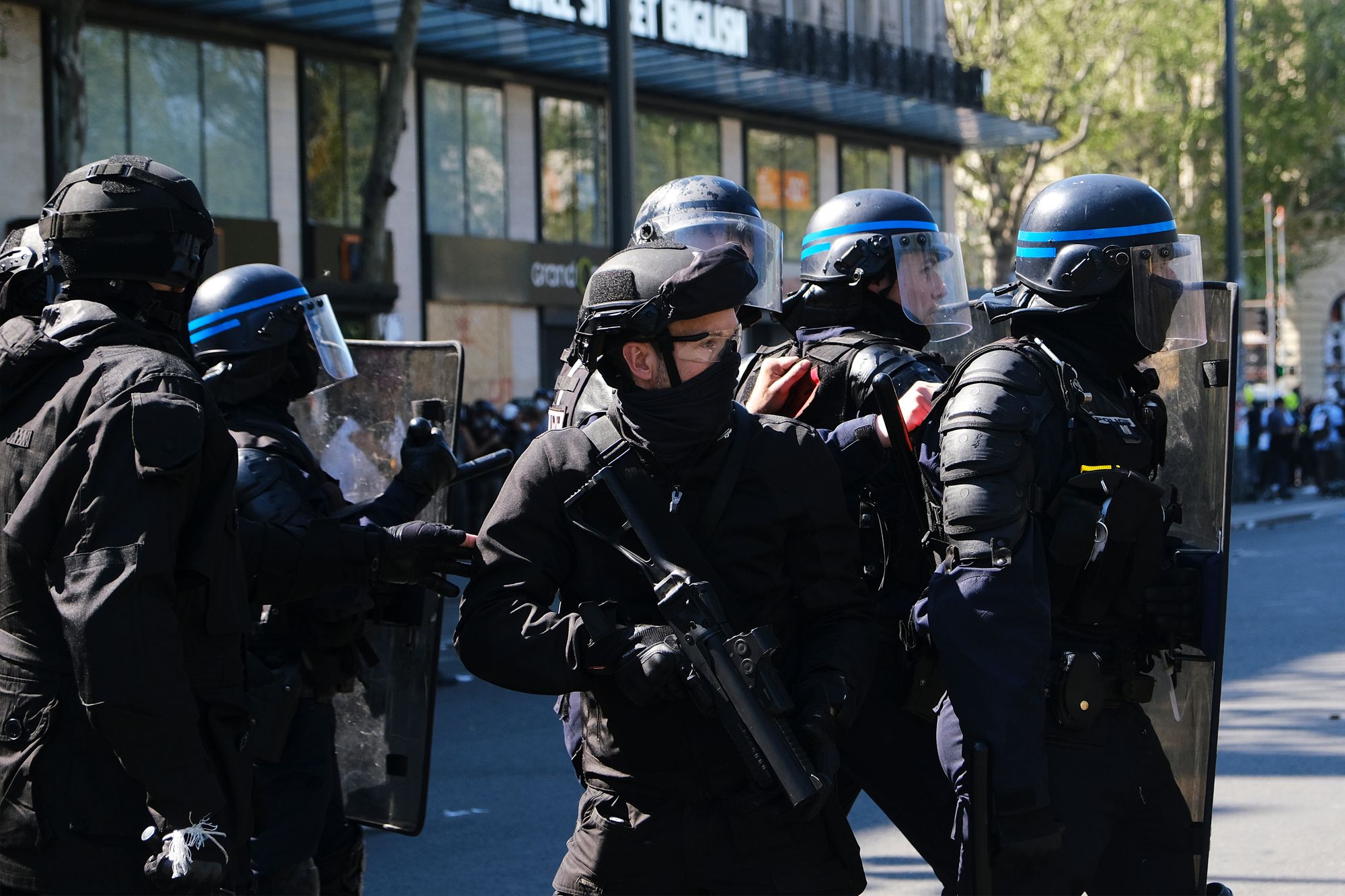 Attentat verhindert: Polizei tötet Messer-Mann