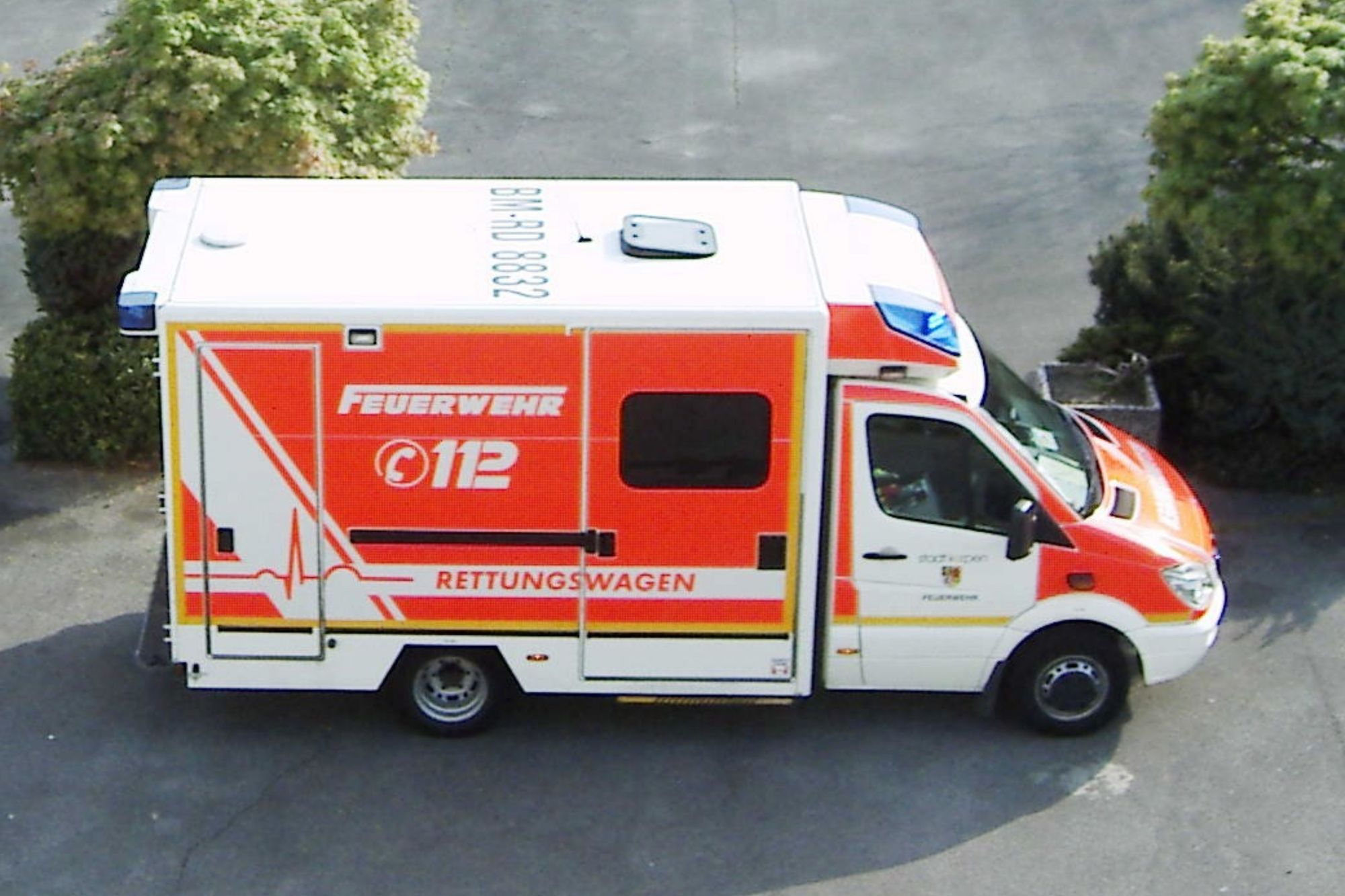 Berlin: Radfahrer (18) von Lkw überrollt – schwer verletzt