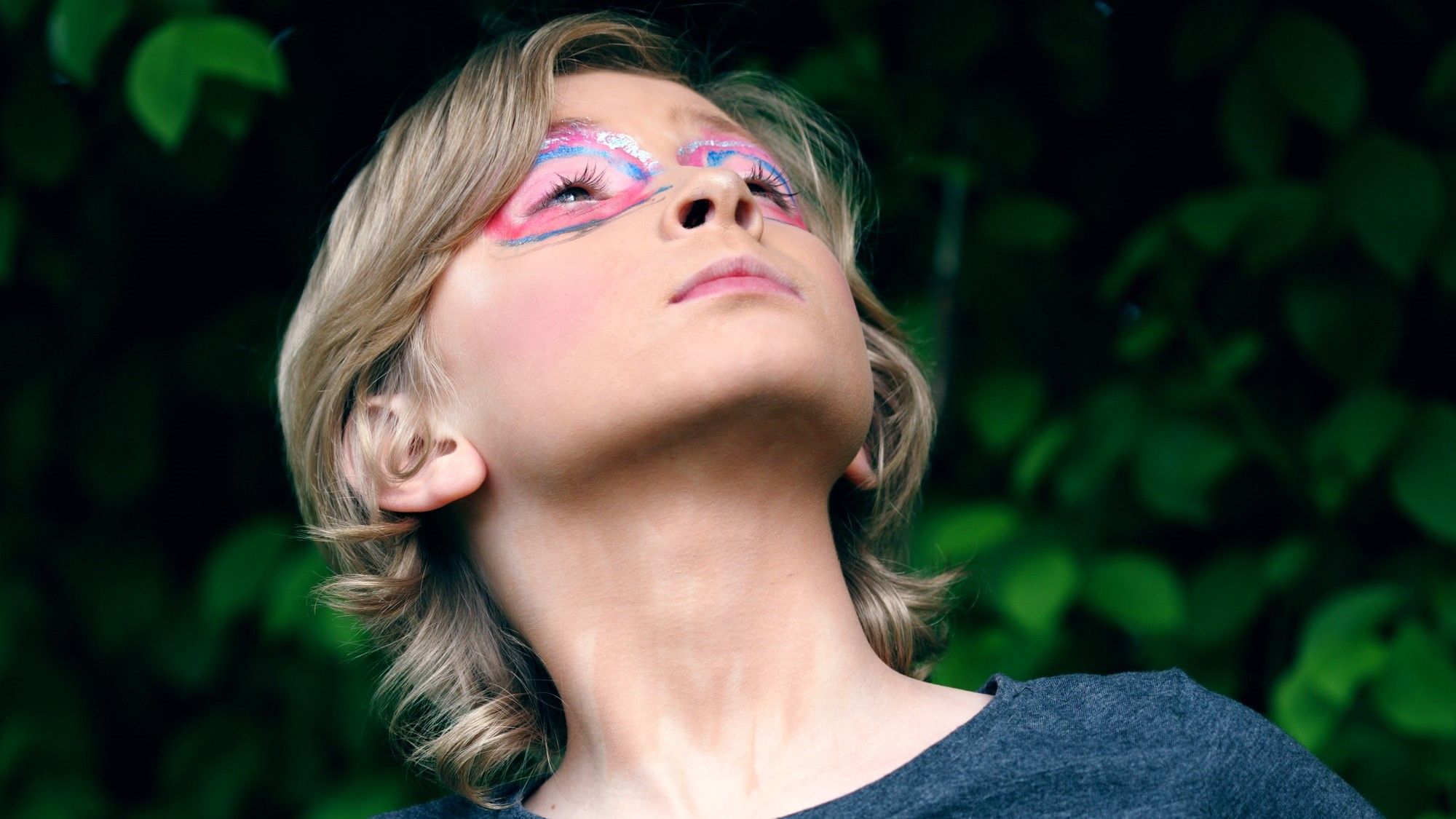 Brutal gefoltert und erschlagen! Eltern töten Sohn (10) weil er schwul ist