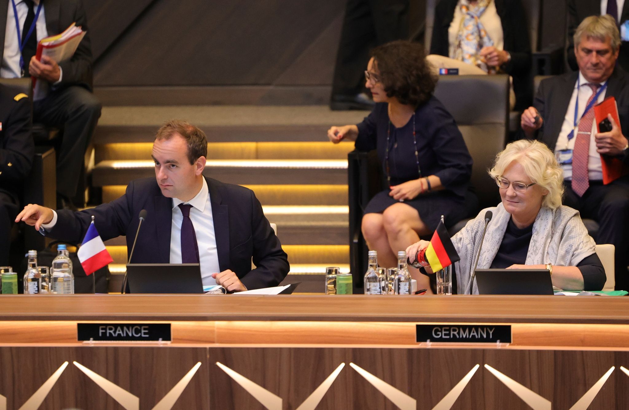 Lambrecht wirbt für neue Kampftruppen für die Nato-Ostflanke