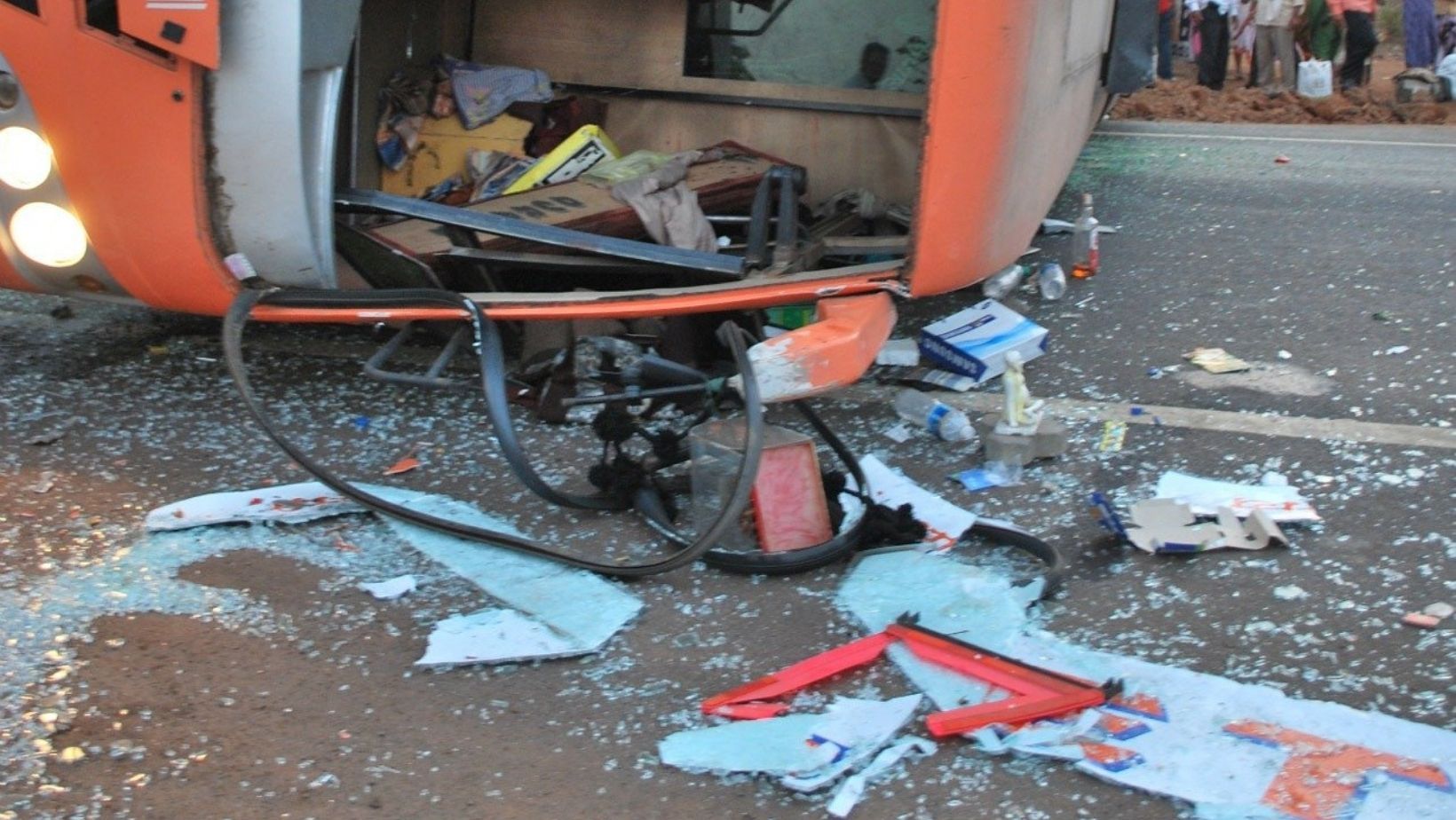 Bus-Unglück: 11 Tote und über 20 Verletzte