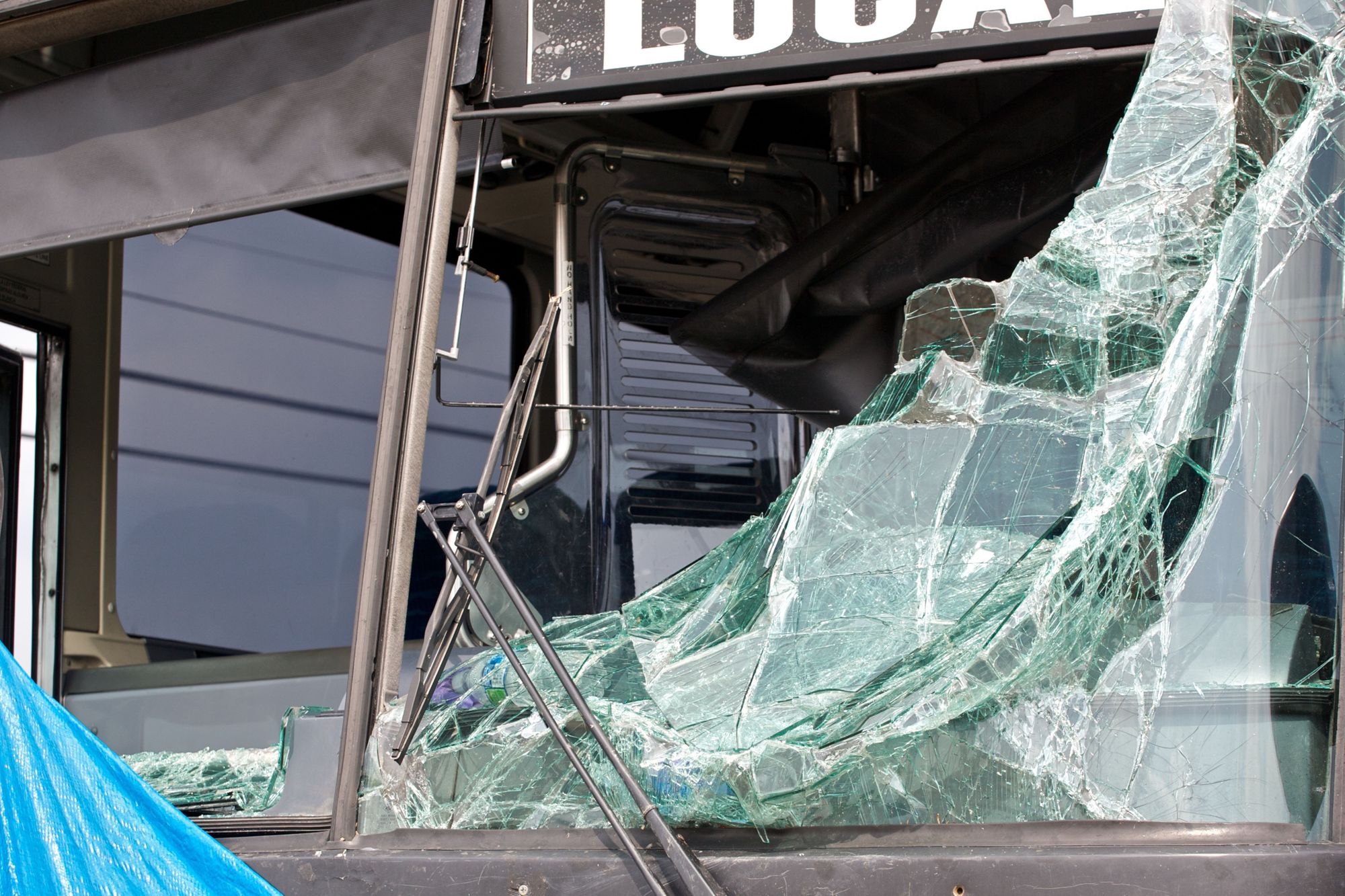 Bus-Unglück: Mindestens fünf Tote und dutzende Verletzte