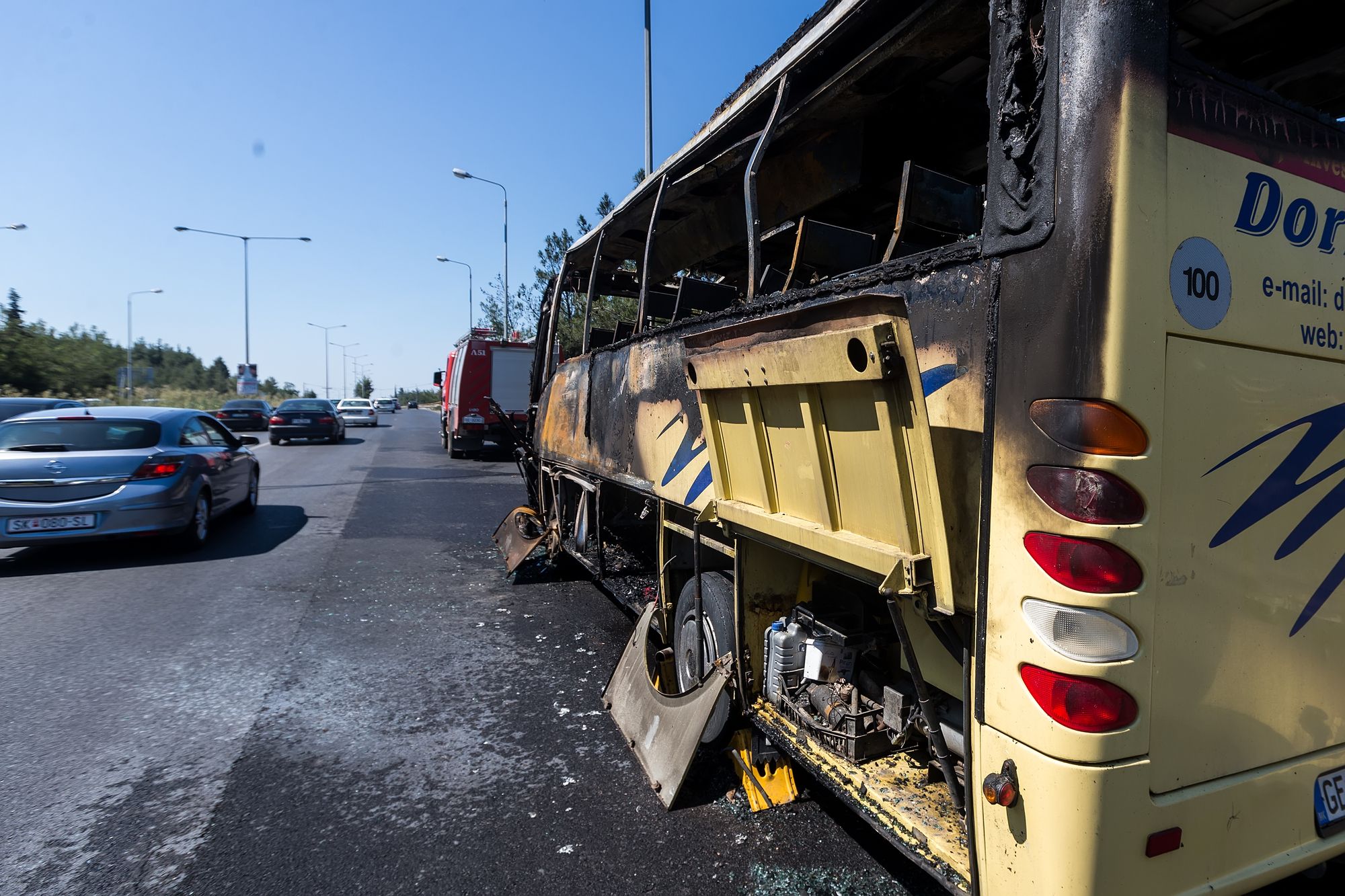 Schwerer Unfall zwischen Passagier-Bus und LKW – mindestens 19 Tote