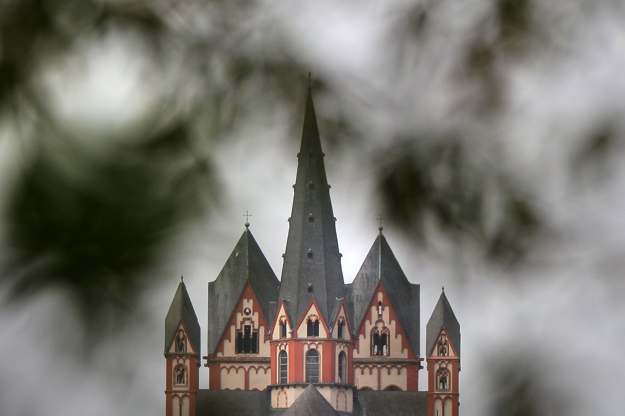 Schock in Bätzings Bistum – Reformer nach Freistellung tot