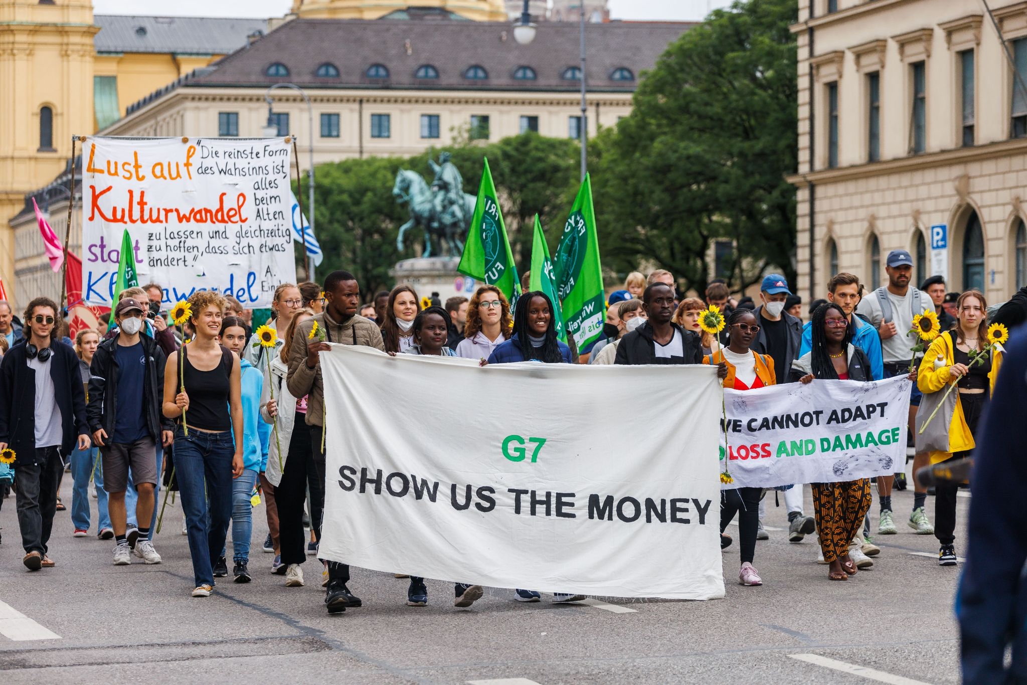 G7-Demo in München: Deutlich weniger Teilnehmer als erwartet