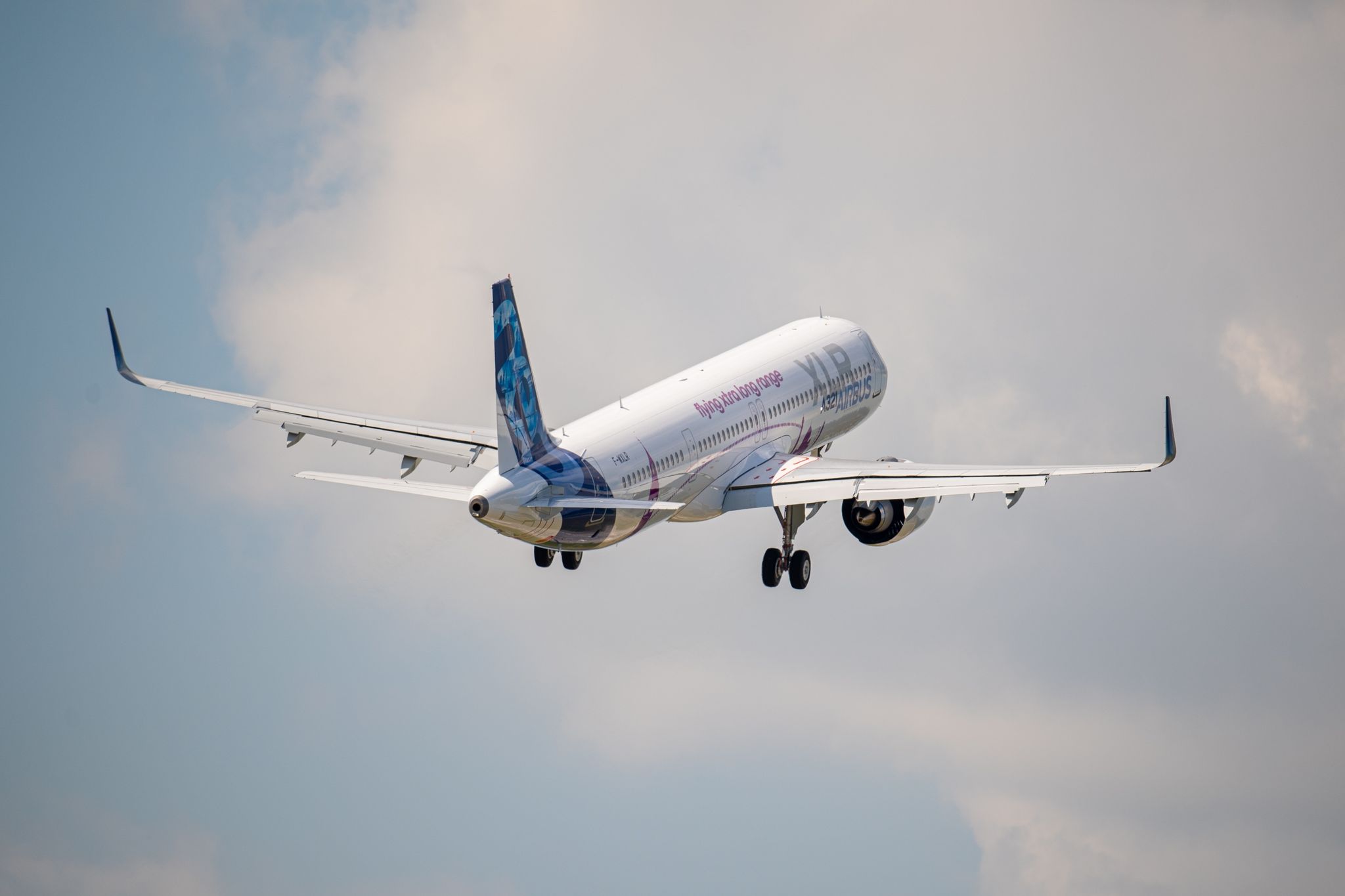 Kleinster Airbus-Langstreckenjet absolviert ersten Flug