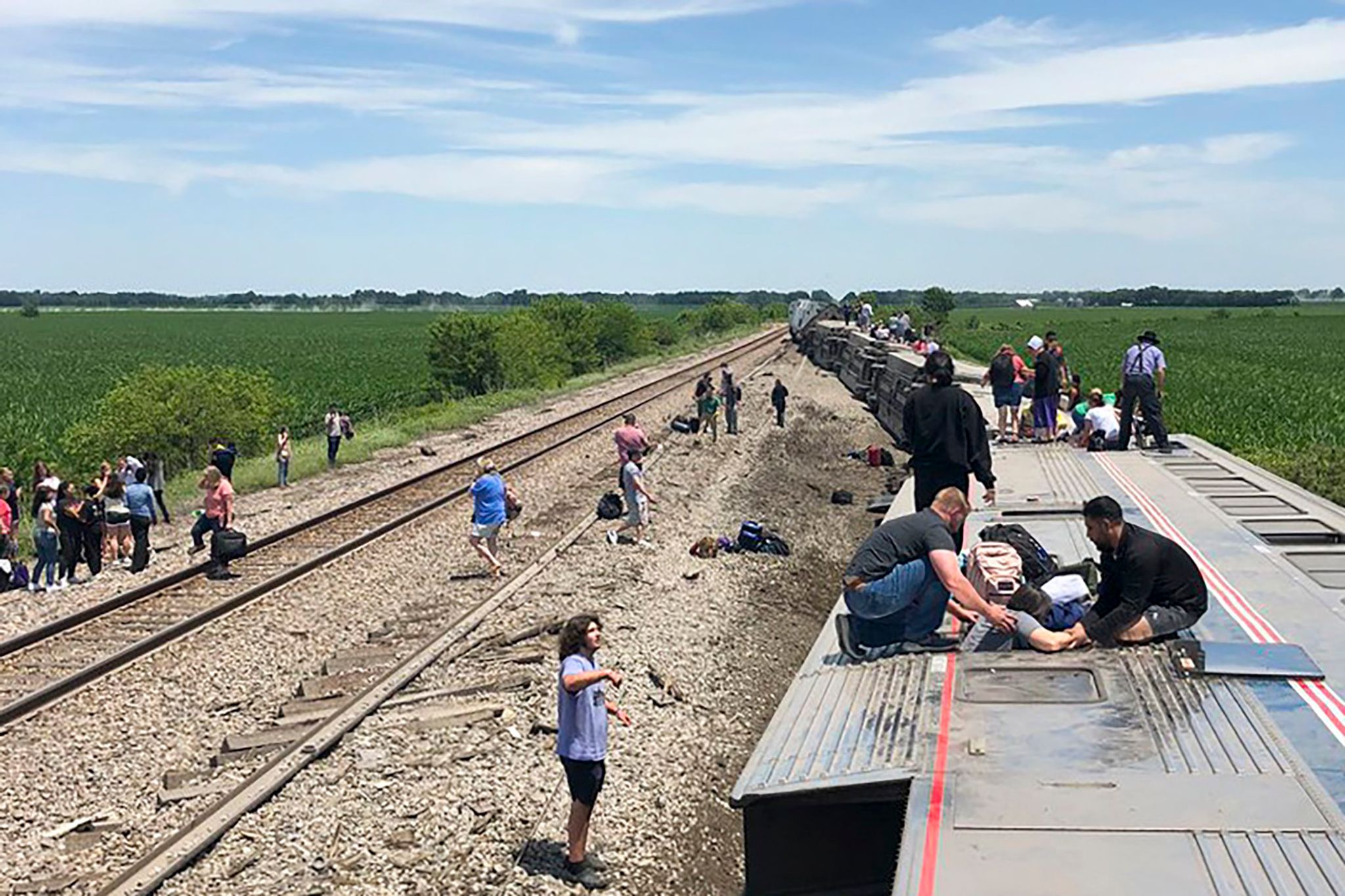 Zug mit mehr als 200 Passagieren entgleist – viele Tote und Verletzte