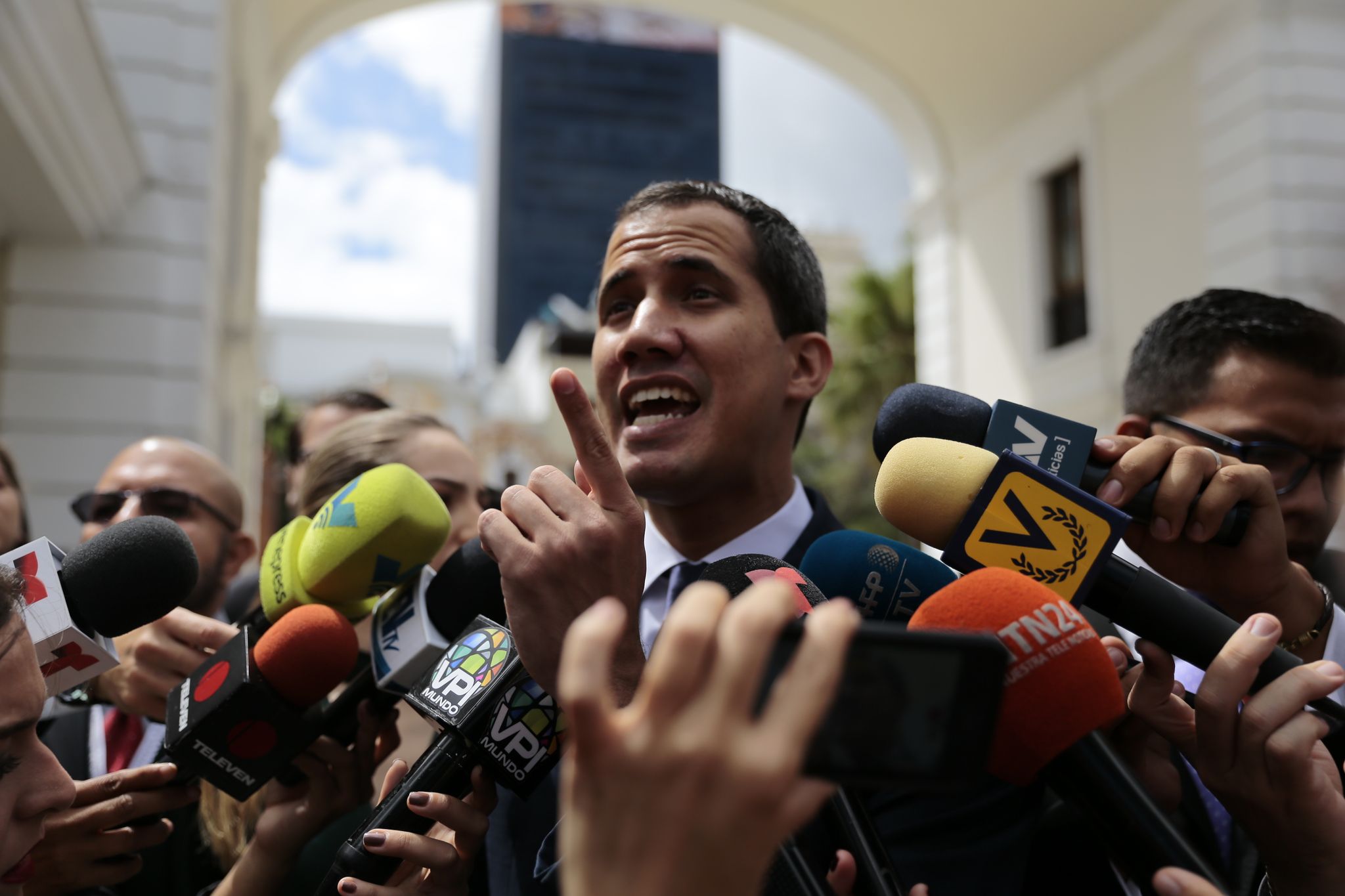 Oppositionsführer Guaidó in Venezuela körperlich angegriffen
