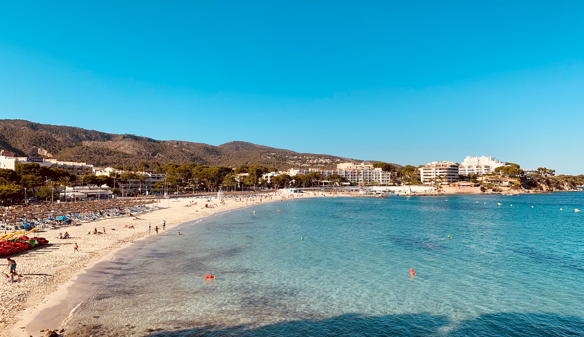 Deutscher Junge (19) stirbt nach Impfung am Strand von Mallorca