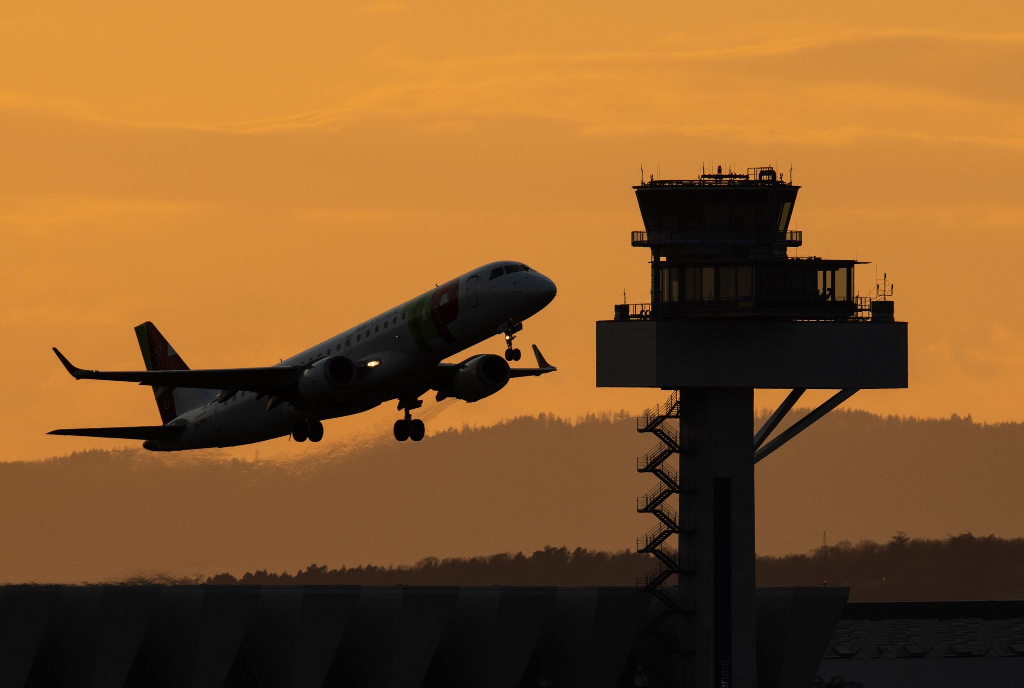 Gewerkschaft der Flugsicherung fordert Luftfahrtgipfel
