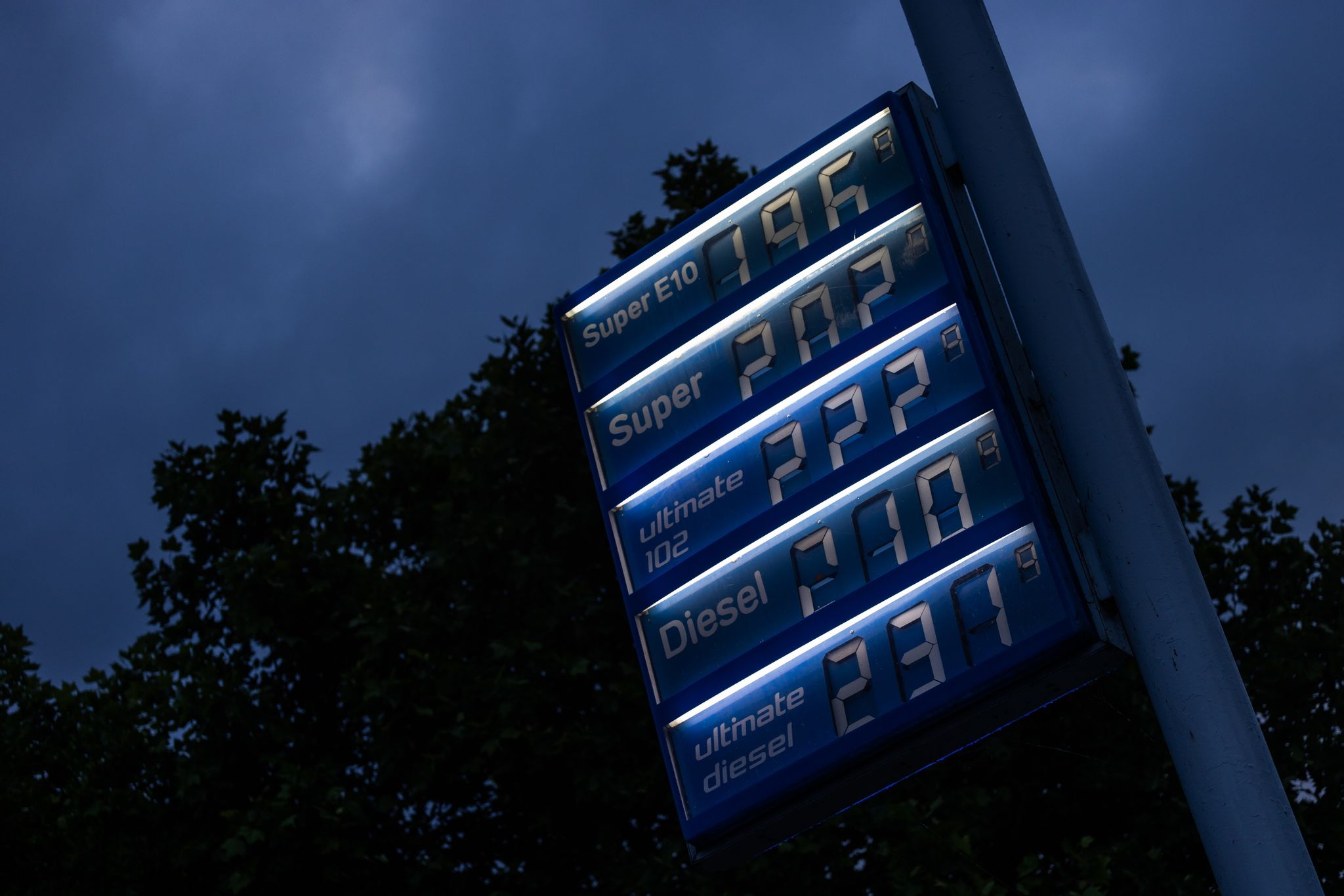 Diesel wieder über 2 Euro je Liter