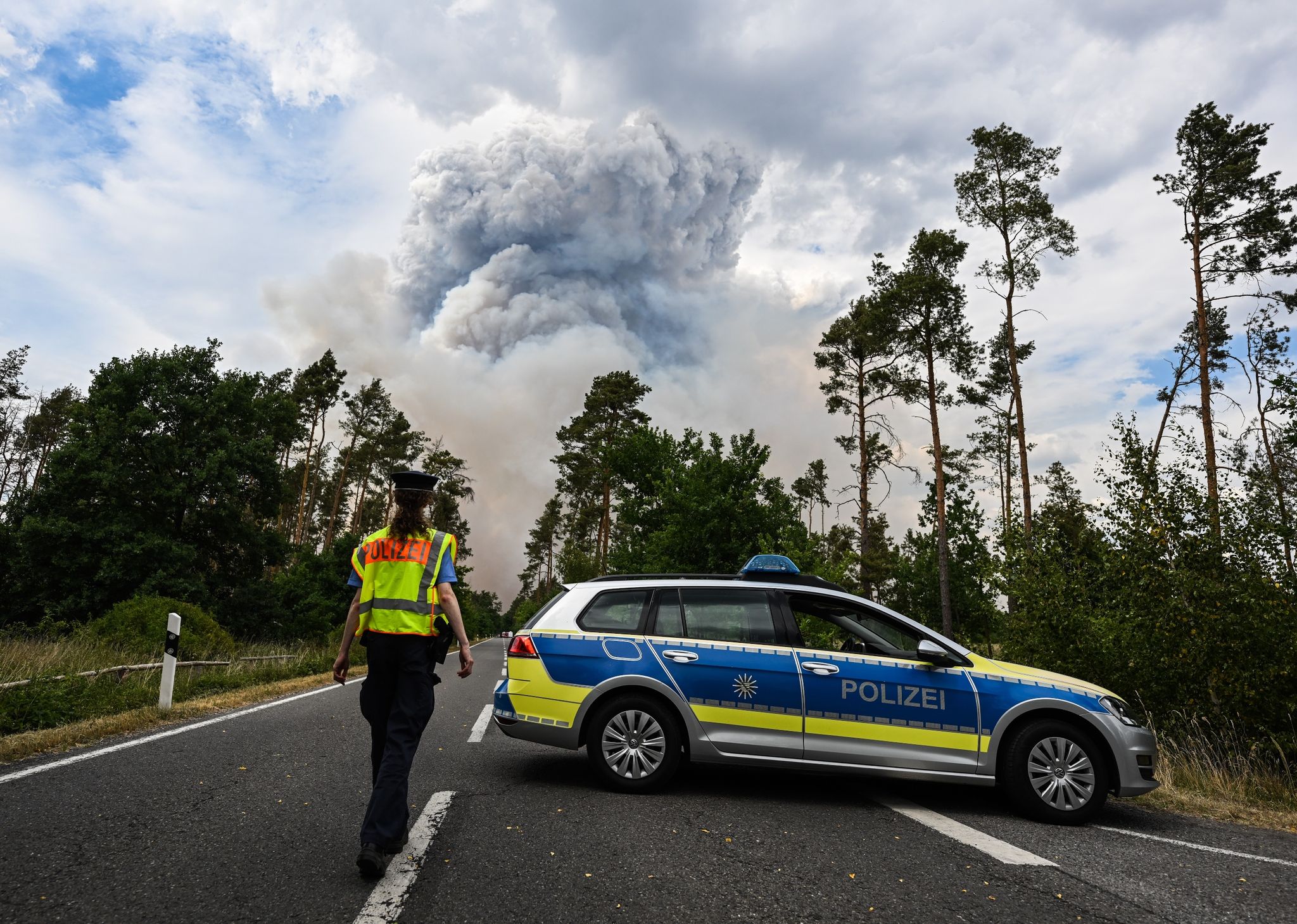 Waldbrand in Sachsen und Brandenburg beschäftigt Feuerwehr
