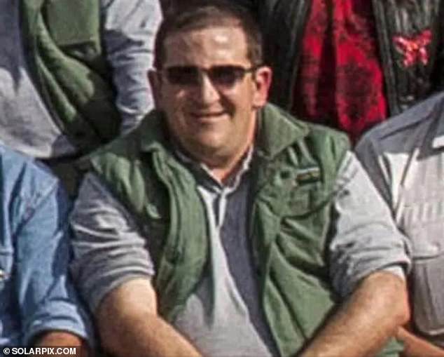 Elefant tötet Tierpfleger in Gehege!