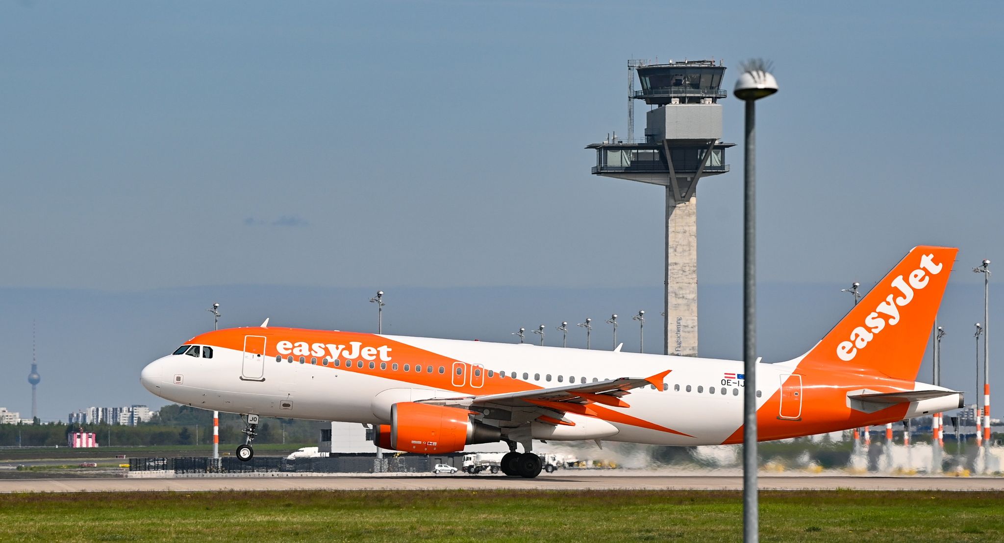 Easyjet-Beschäftigte streiken am BER – Flüge gestrichen