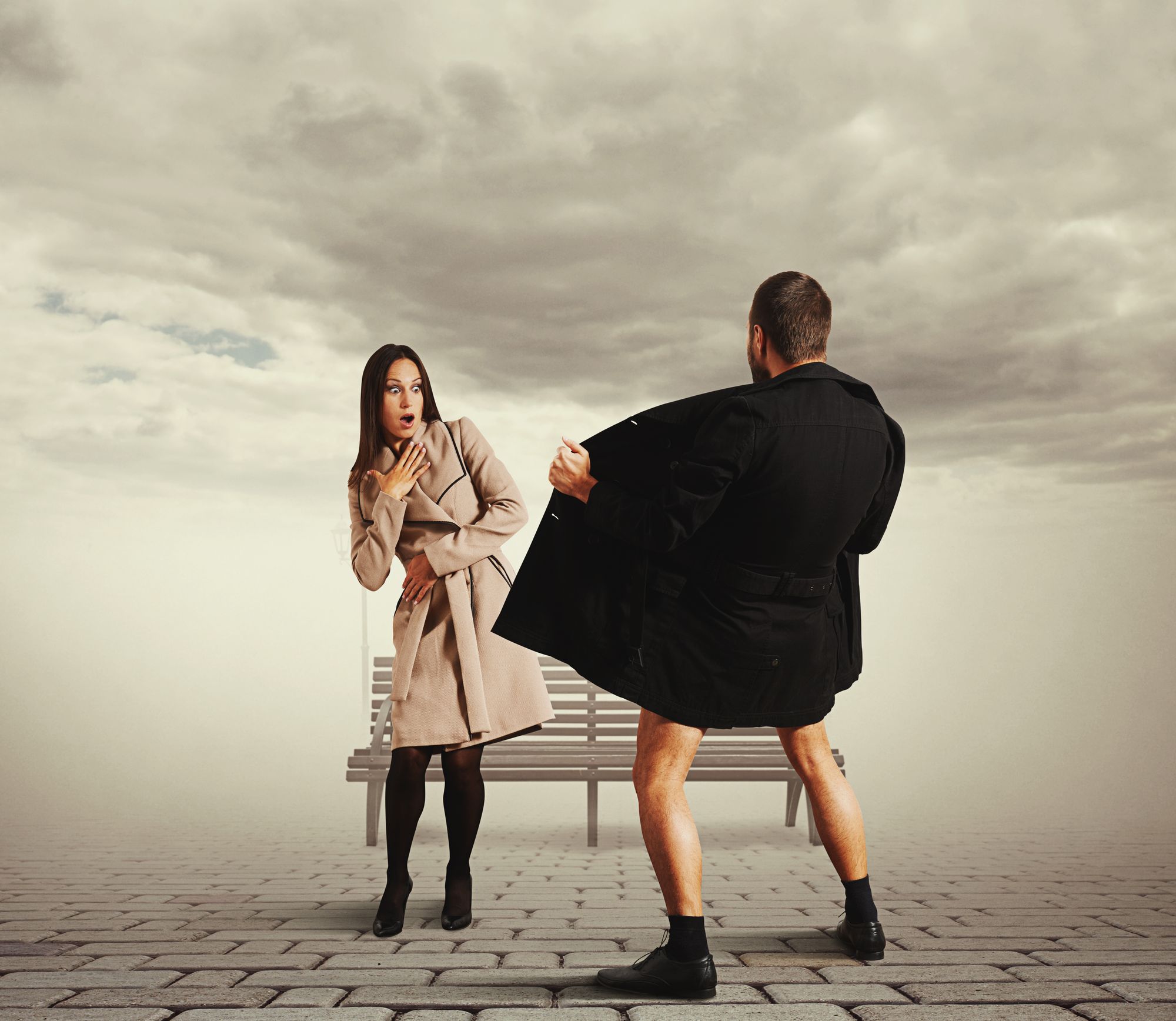 Exhibitionist entblößt sich vor einer 19-Jährigen