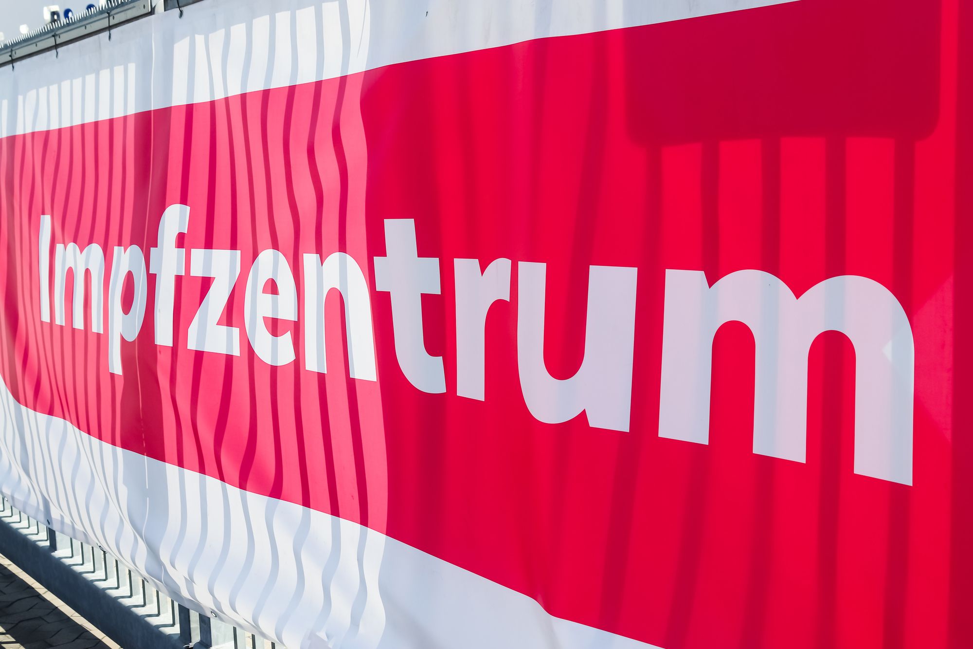 Frau stirbt nach Impfung im Impfzentrum