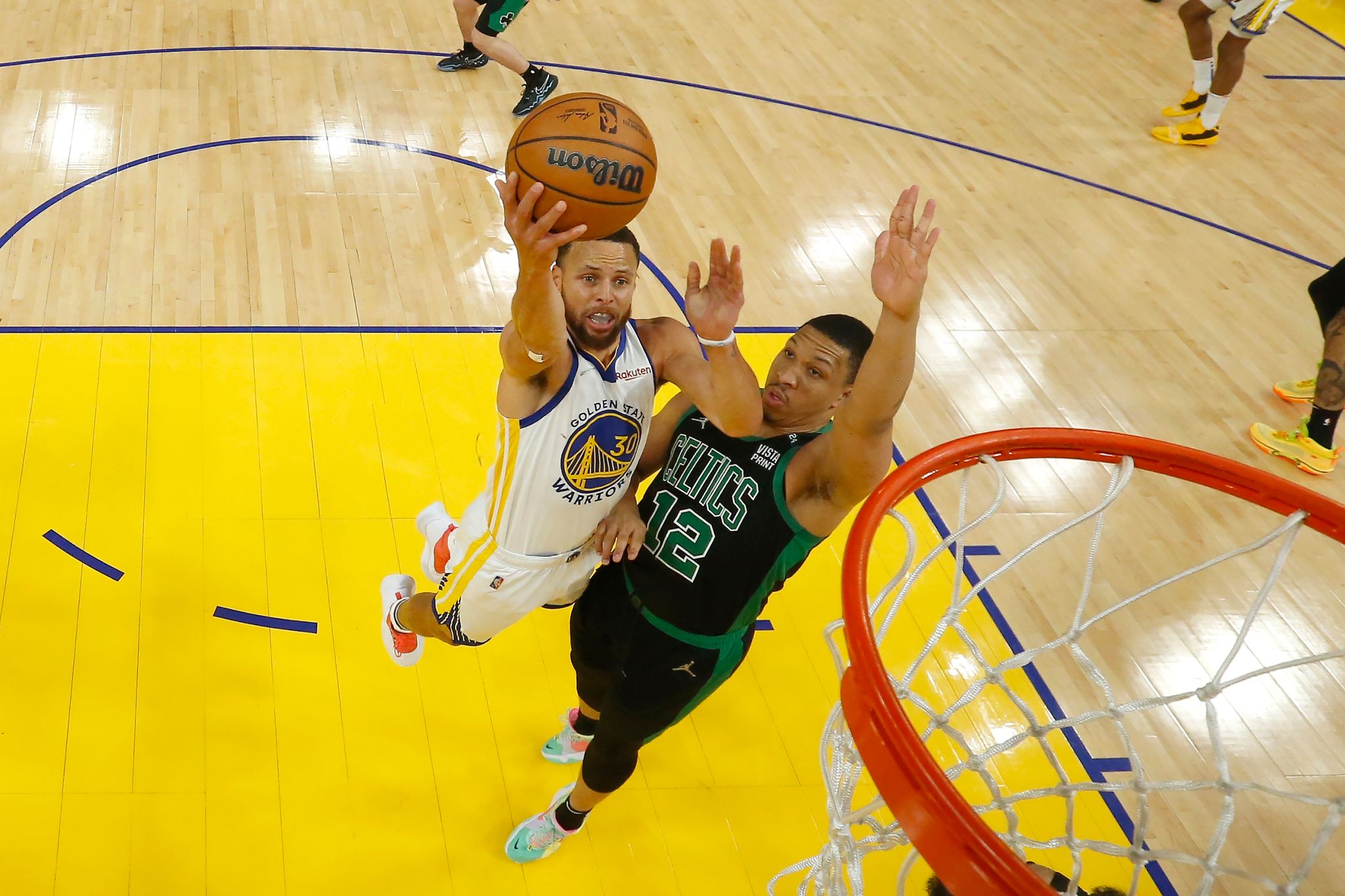 Nur ein Sieg fehlt: Warriors bezwingen Celtics in Spiel fünf