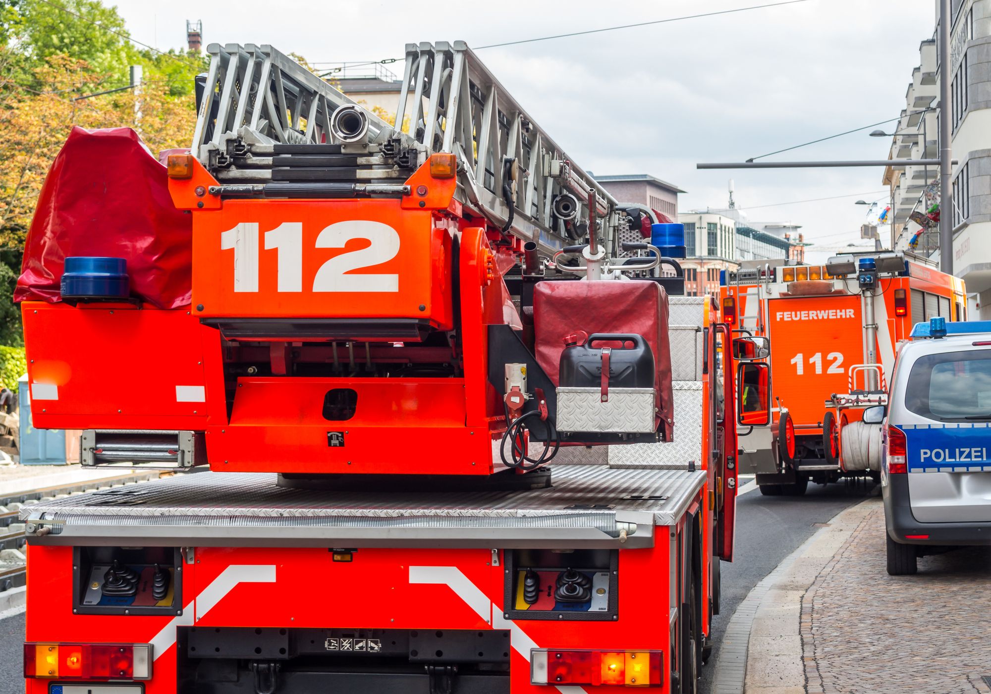 Halle: 20 verletzte Kinder nach Busunfall