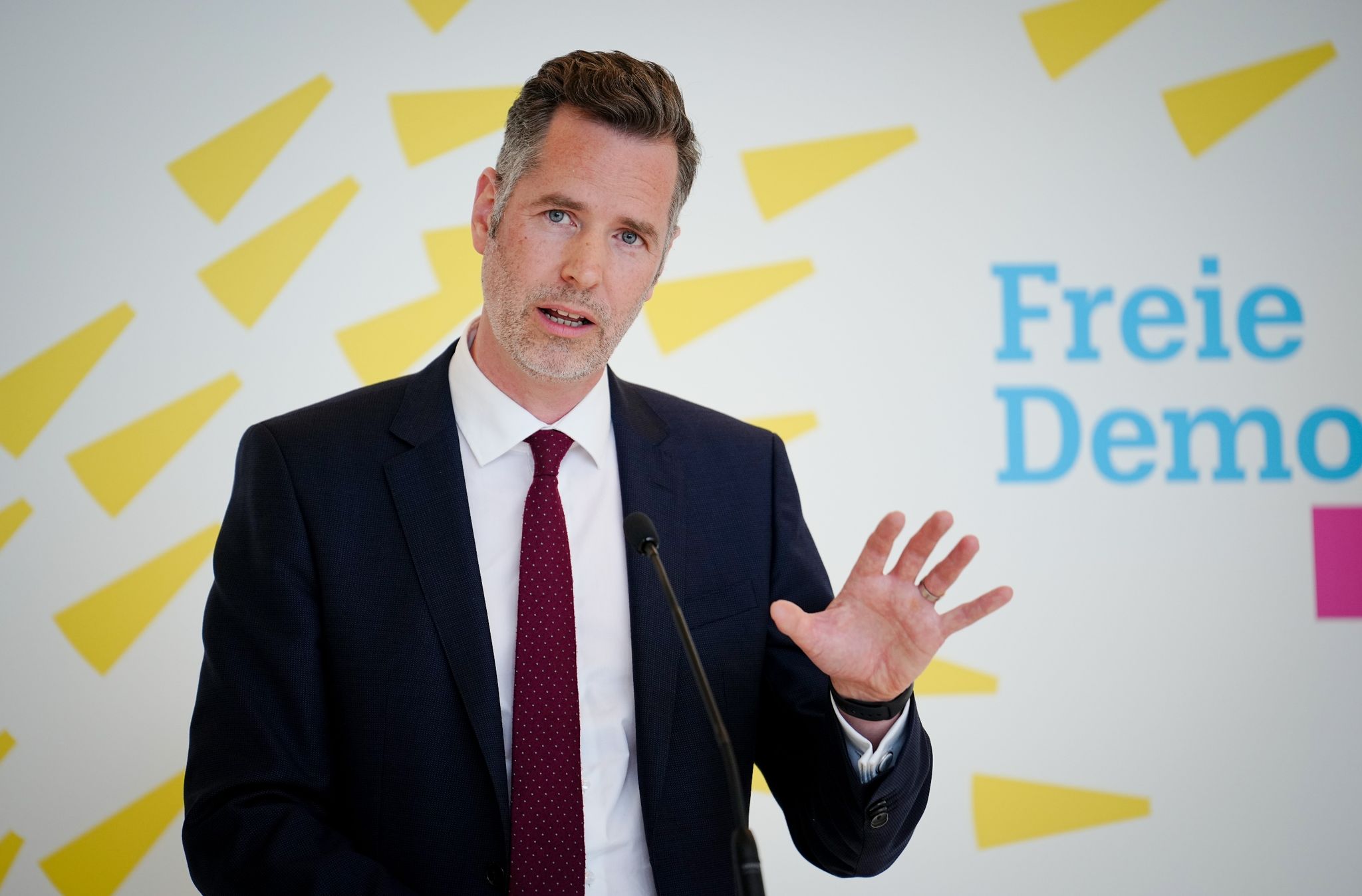 Ampel-Regierung uneins über Plan für Verbrenner-Autos