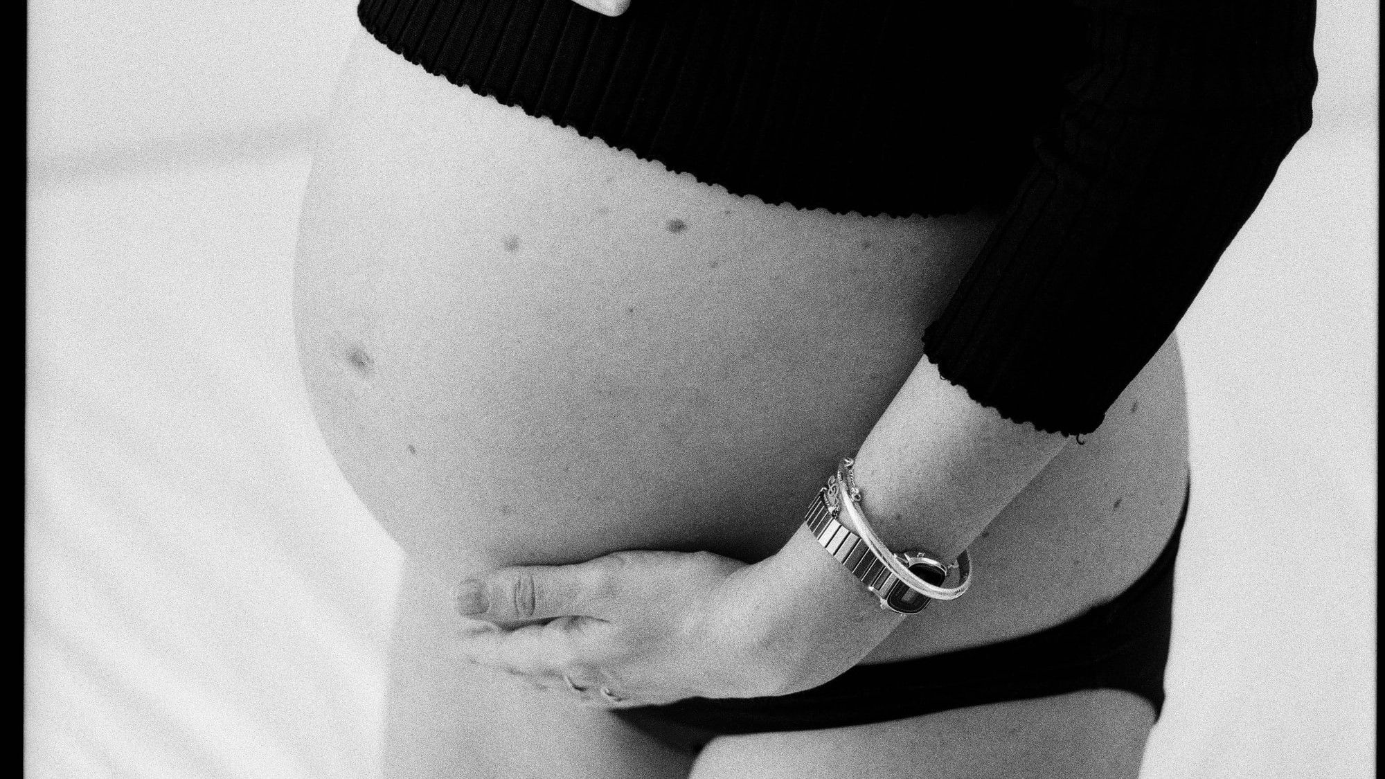 Mädchen (12) wird vergewaltigt und muss Zwillinge zur Welt bringen!