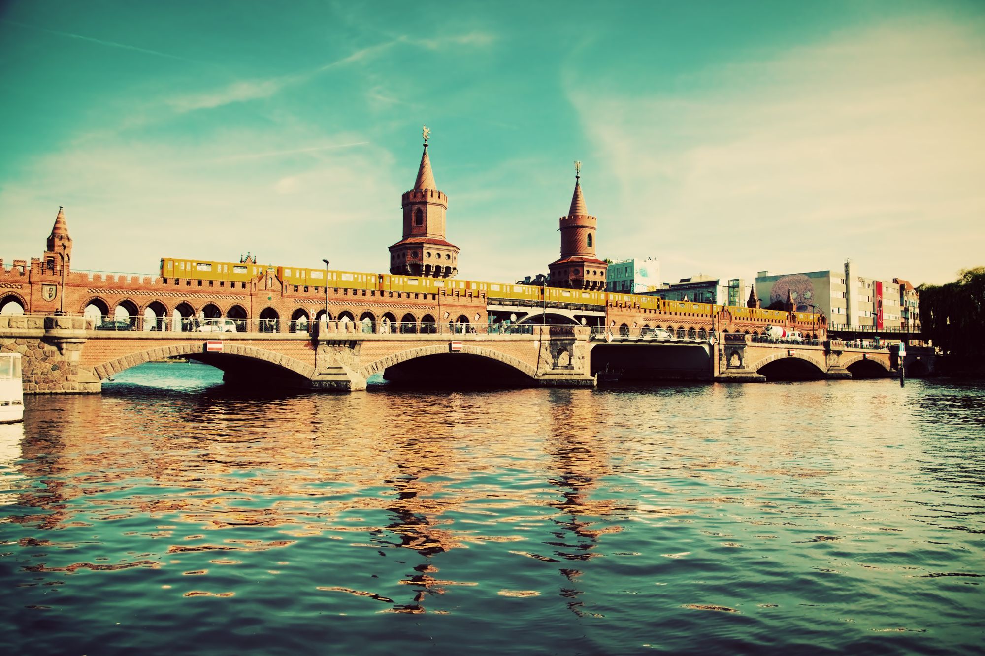 Mann (30) springt in Berlin in die Spree und ertrinkt