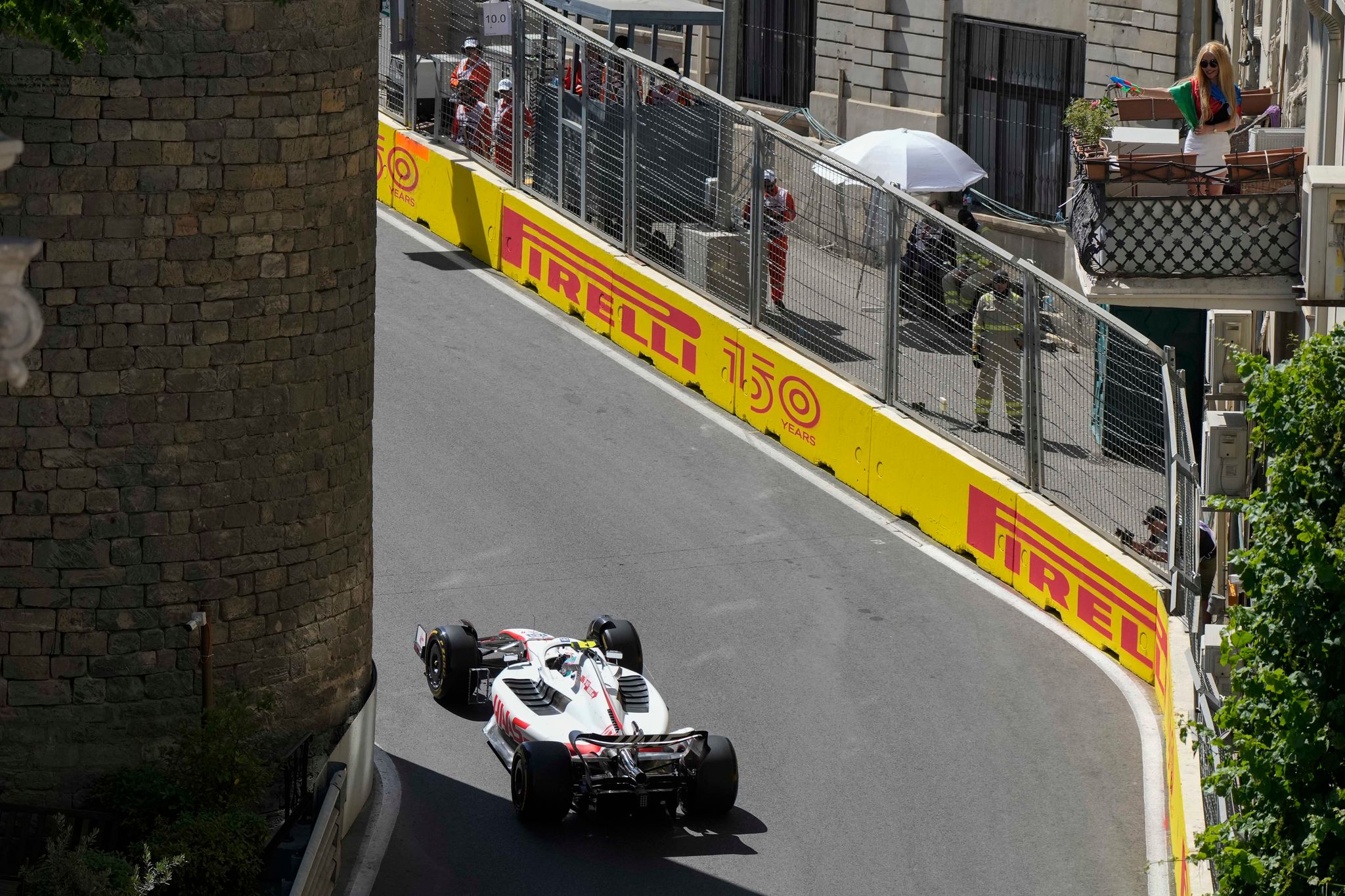 Leclerc startet von Pole in Baku – Vettel stark