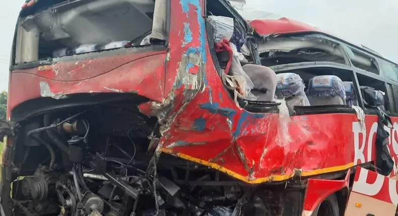 Mindestens 30 Tote bei Bus-Unfall auf Autobahn