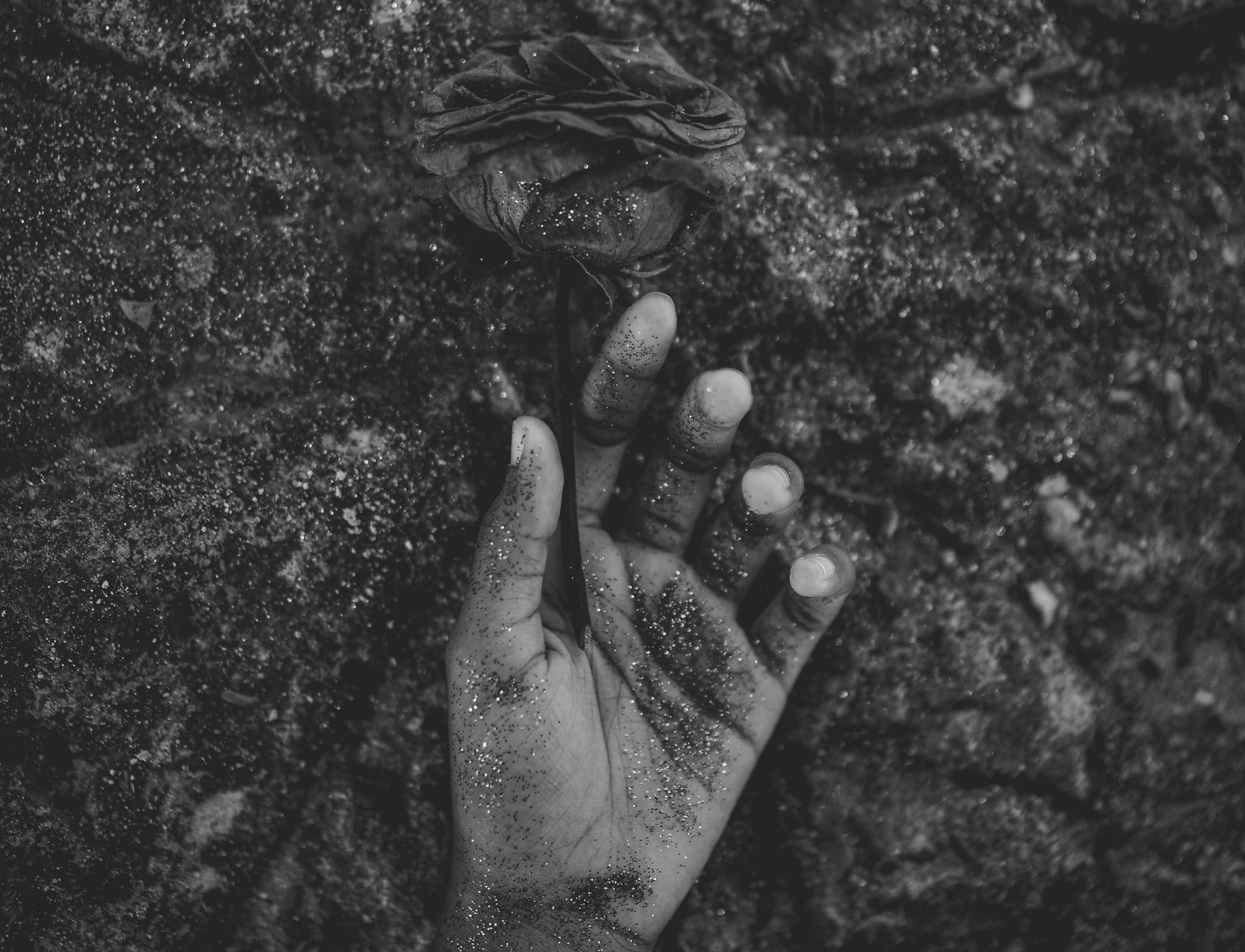 Mutter stirbt in Kleidercontainer