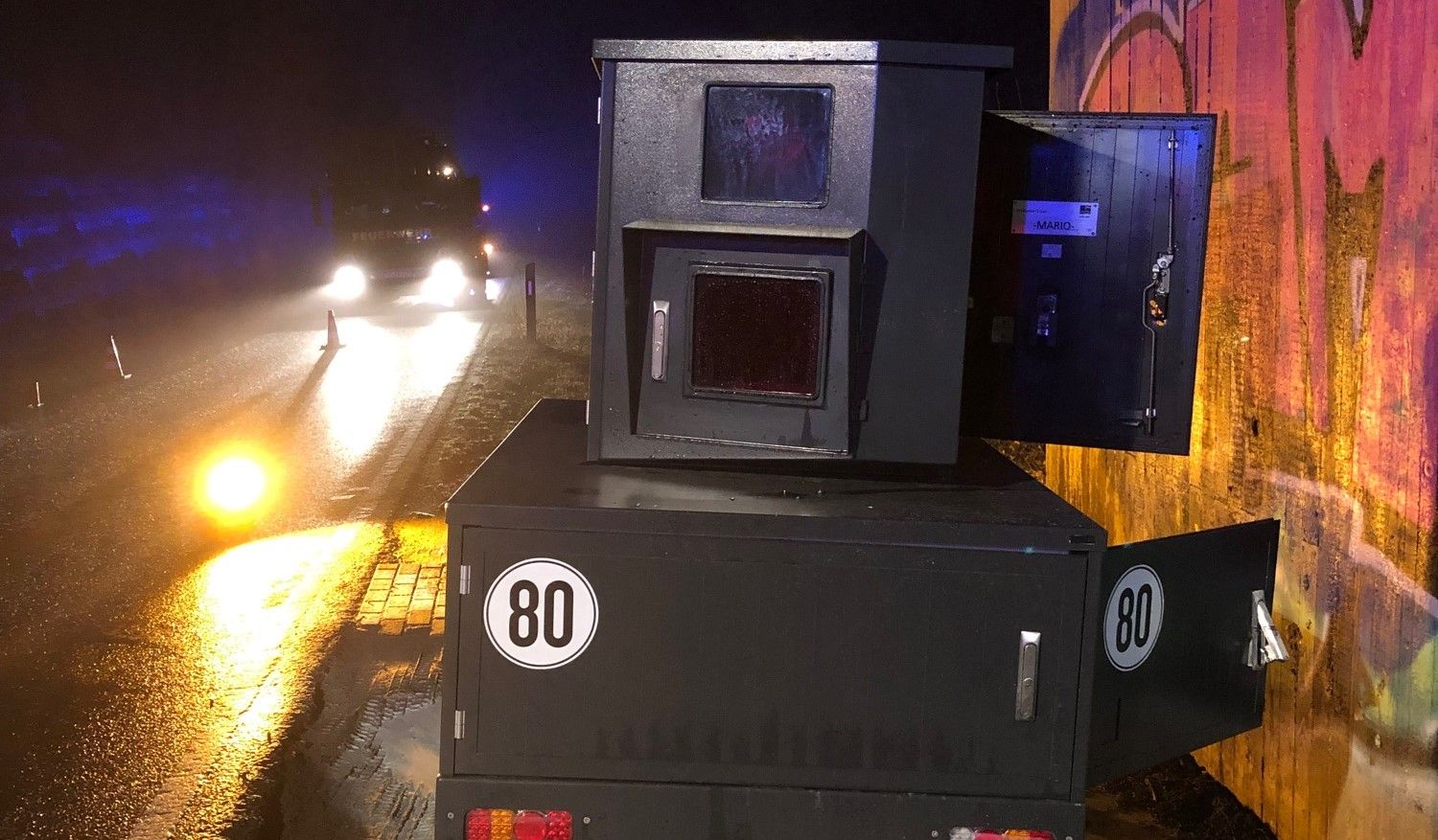 NRW: Blitzer in Brand gesetzt