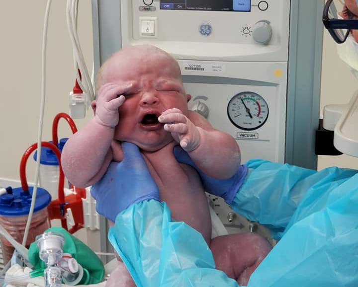 Nach 19 Fehlgeburten – Frau bringt 7Kg schweres Baby zur Welt