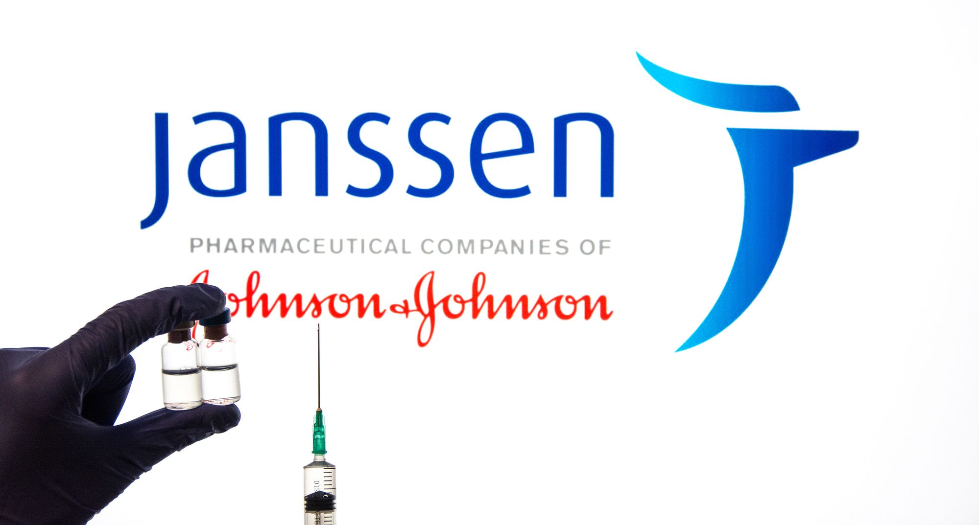 Nach Todesfall – Johnson & Johnson-Impfung ausgesetzt
